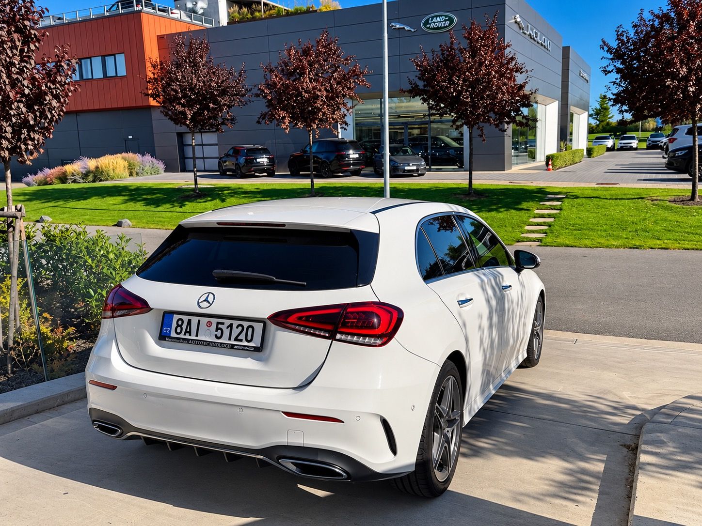Mercedes-Benz Třídy A, A200 AMG Line 120 kW | KEYLESS - fotka 5
