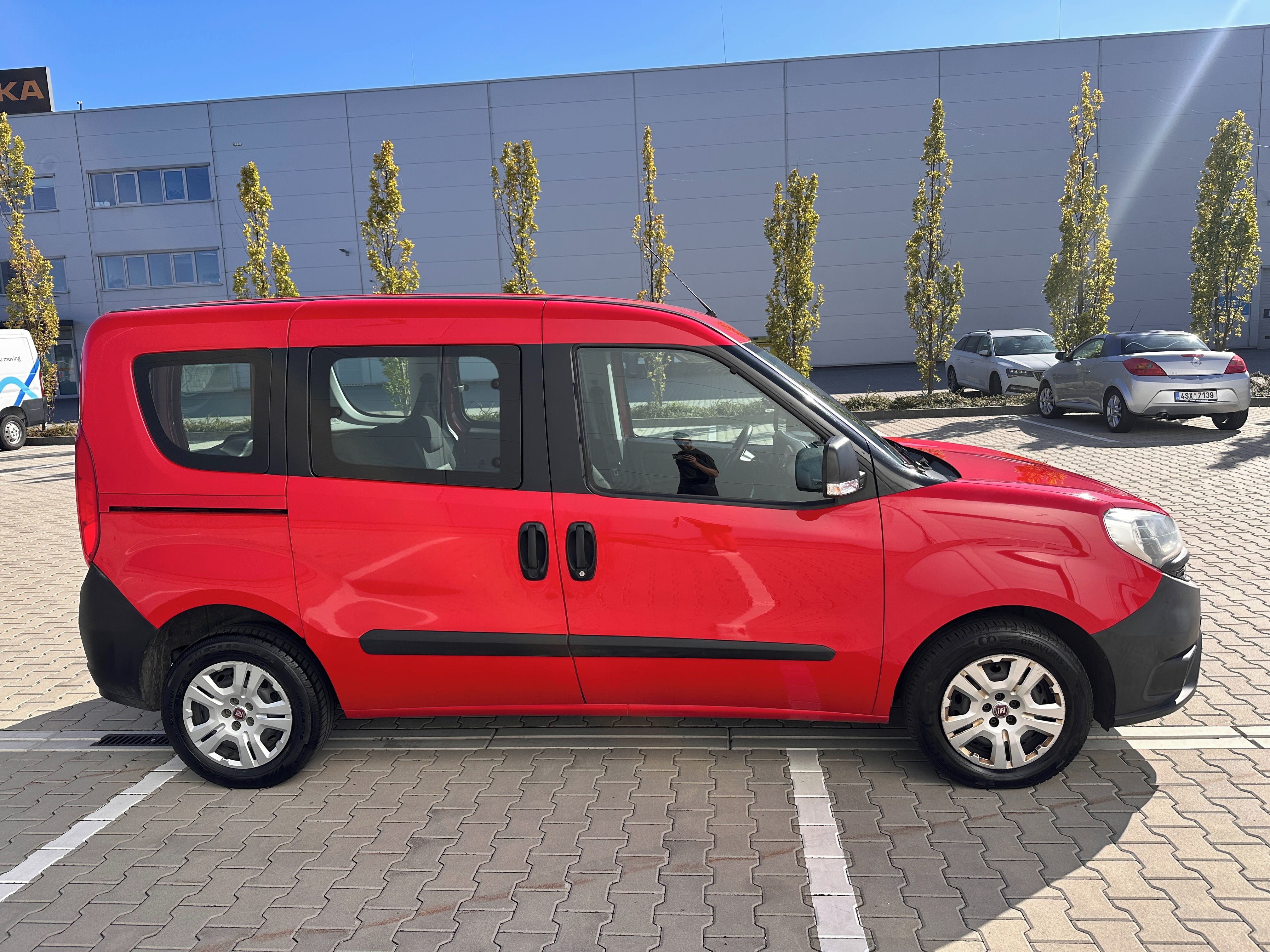 Fiat Dobló, 1.6 JTD 77kw, ,ČR, 1.maj,tažné - fotka 4