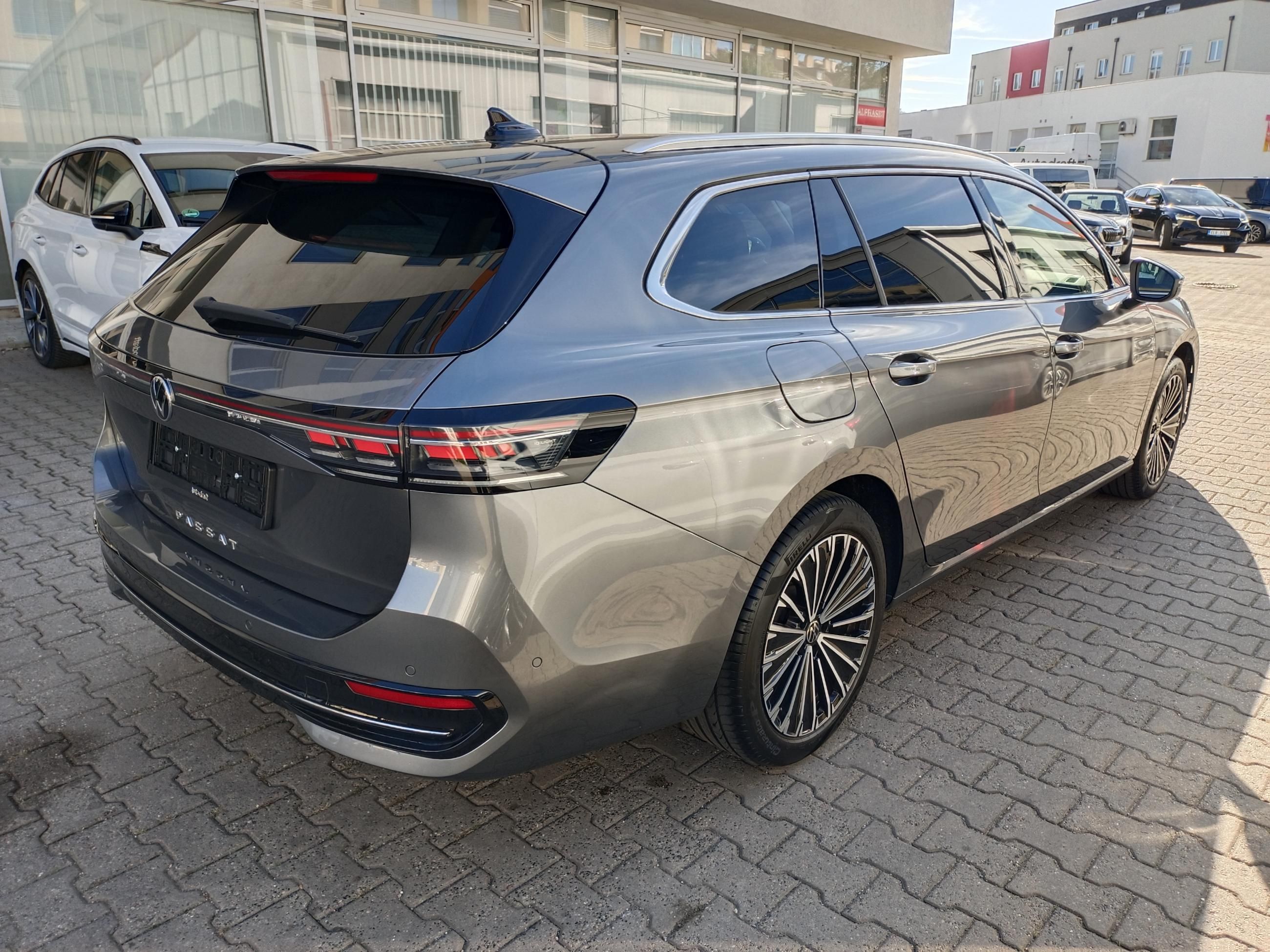 Volkswagen Passat Variant, Elegance 2.0 TDI / Tažné - fotka 6