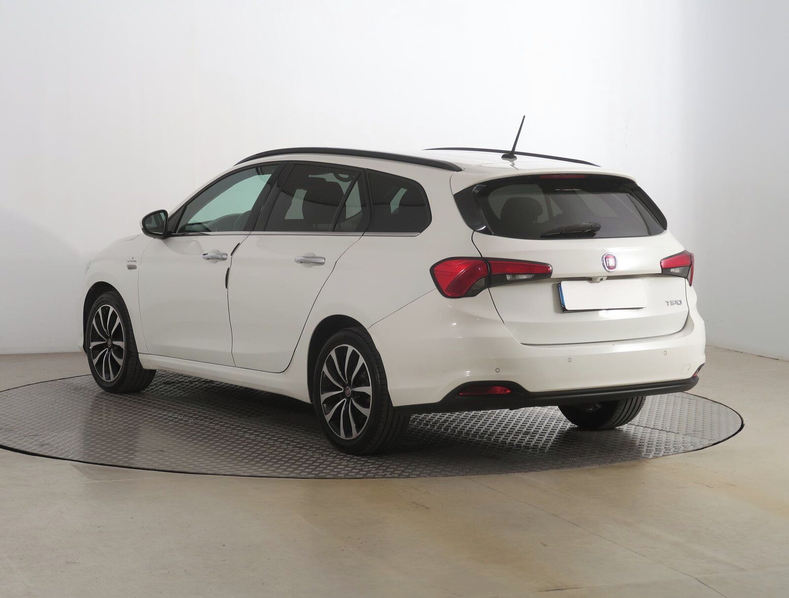 Fiat Tipo, 1.6 16V, Automat, Serv.kniha - fotka 4
