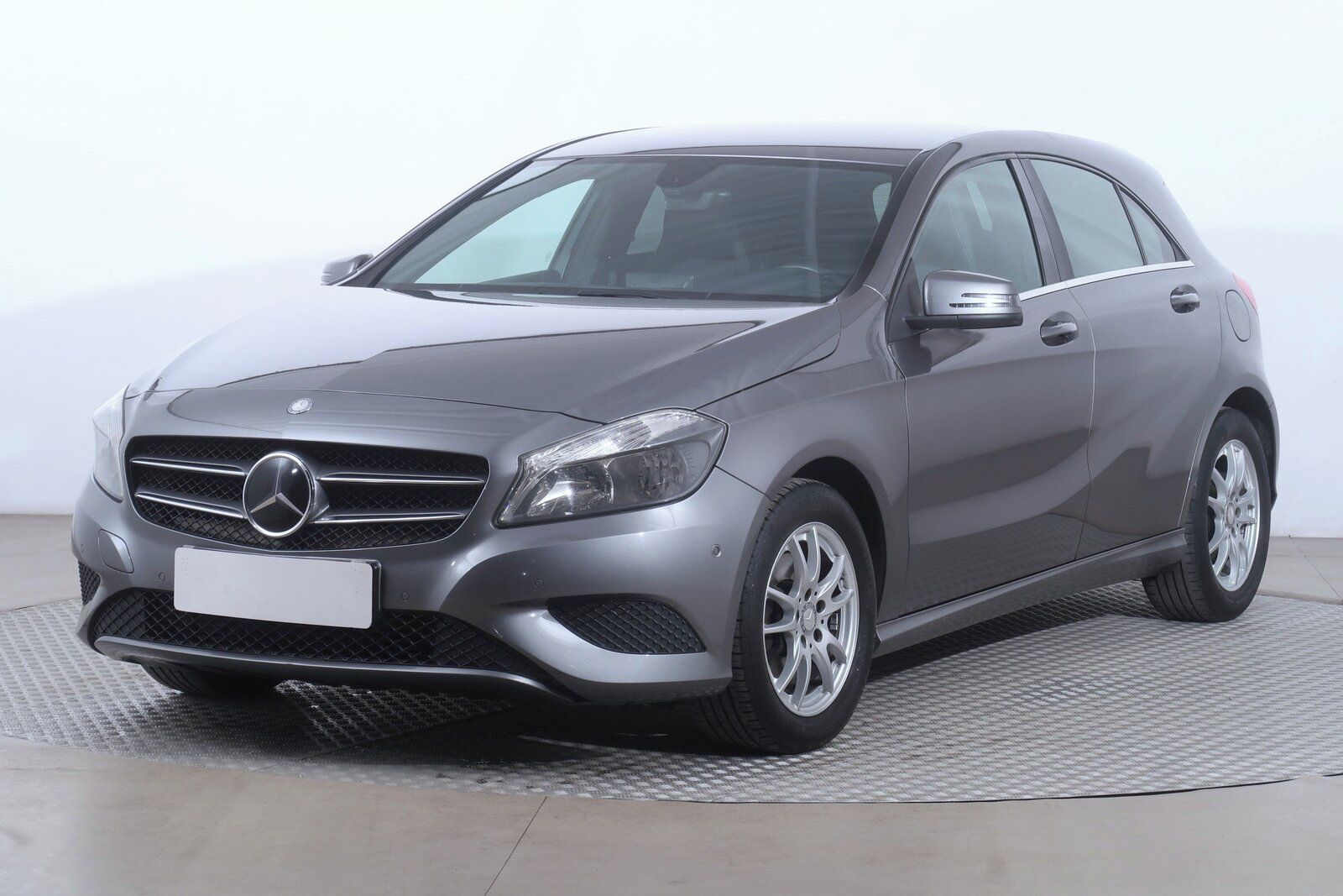 Mercedes-Benz Třídy A, 180 - fotka 2