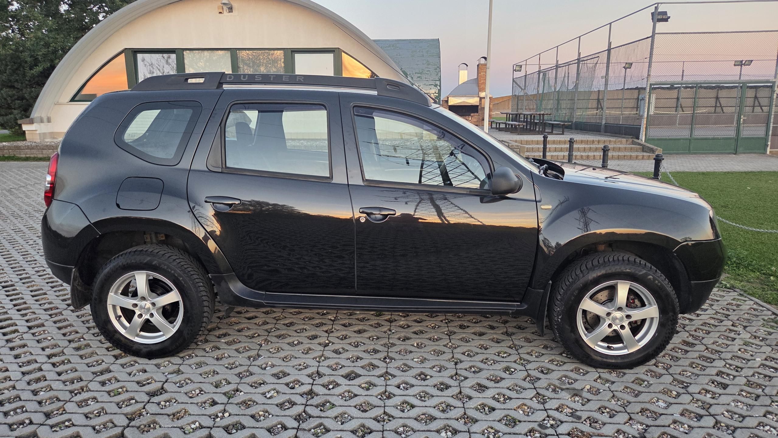 Dacia Duster, 77 kW 1.6 16V 4x4 CZ, tazne - fotka 4