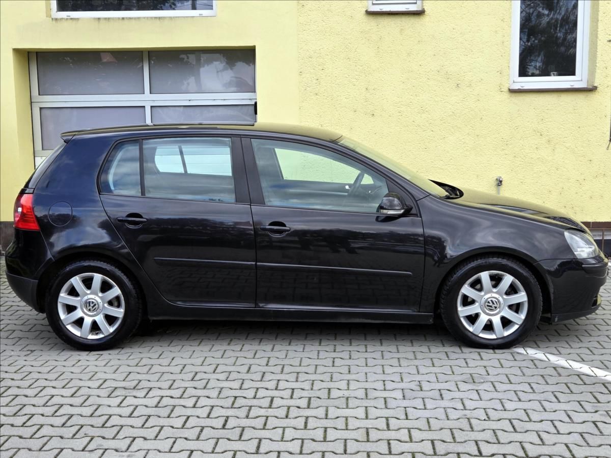 Volkswagen Golf, 2,0 TDi SPORT,ROZVODY - fotka 6