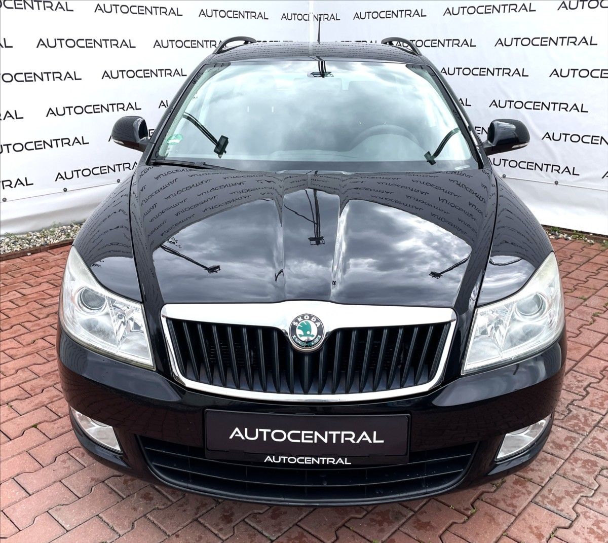 Škoda Octavia, 1,2 TSi,77kW,STK 9/28,serv.kn. - fotka 2