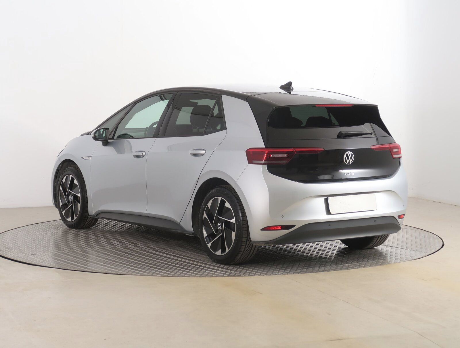 Volkswagen ID.3, Pro Perf. (62 kWh), SoH 92% - fotka 4