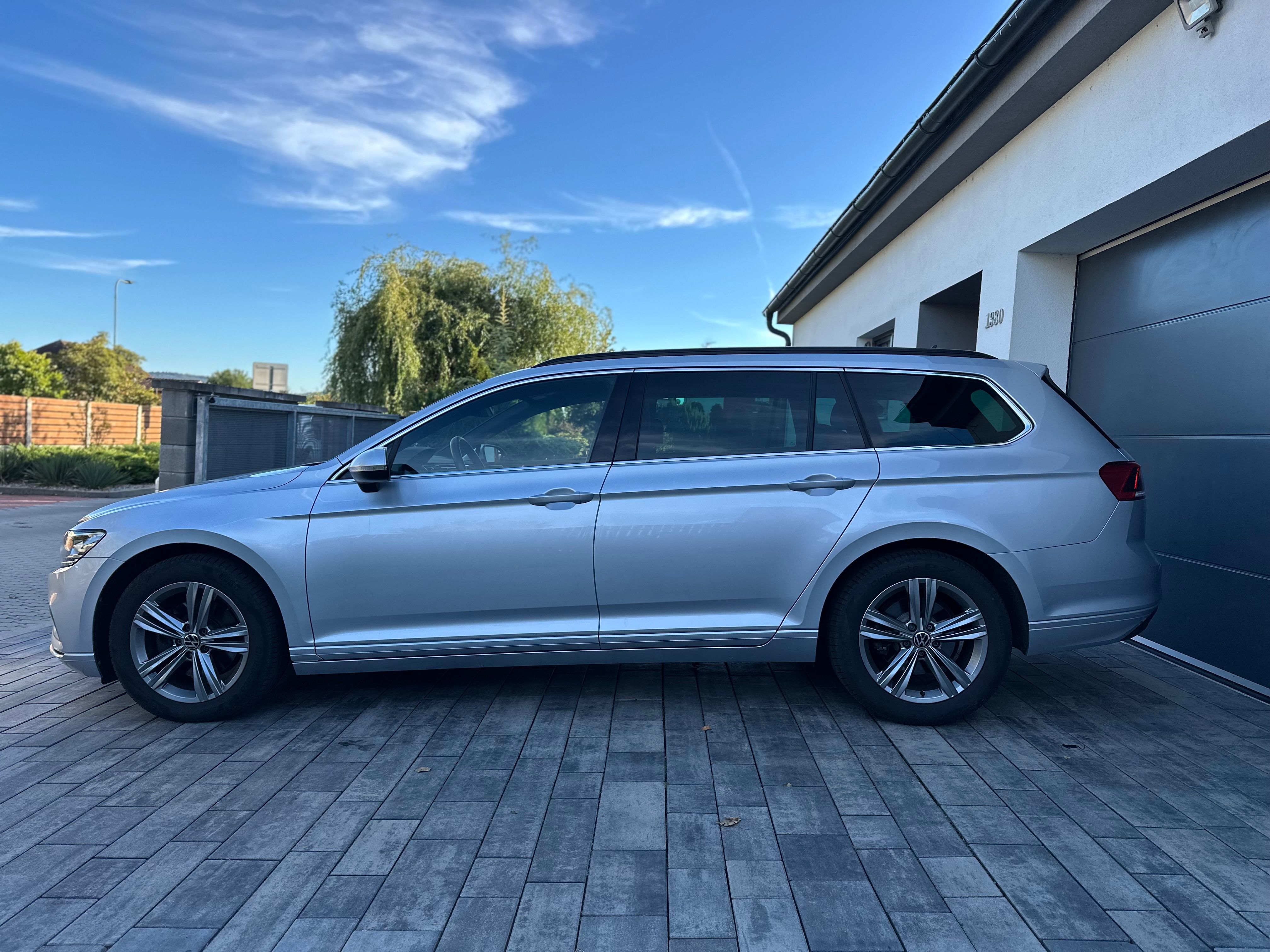 Volkswagen Passat, FullLED, černá stropnice 110KW - fotka 5