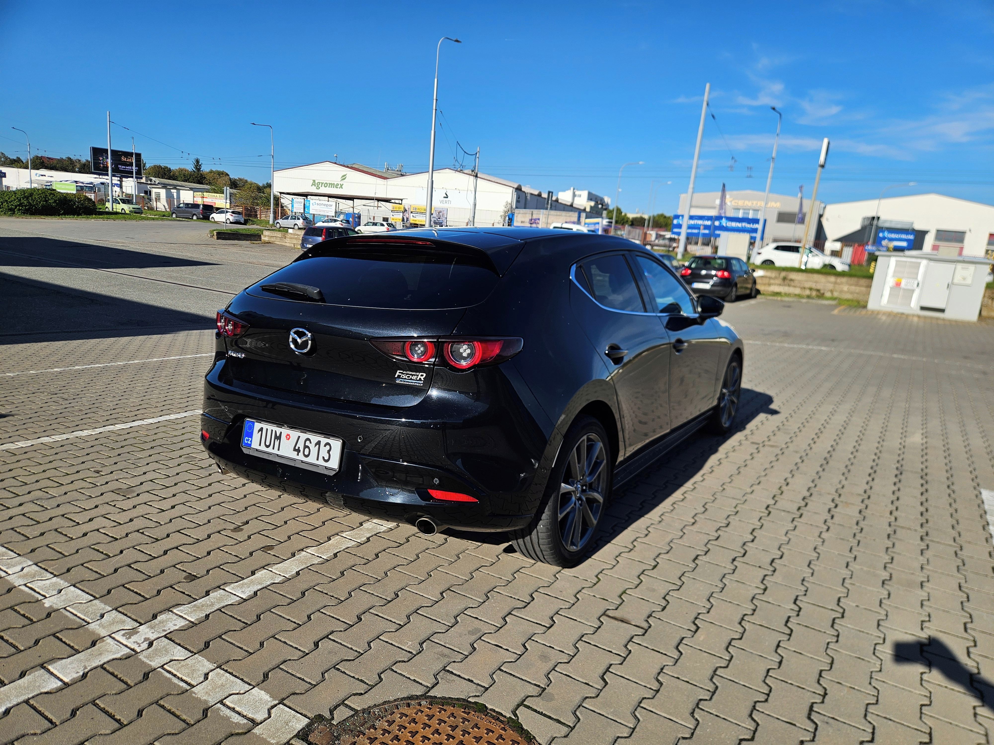 Mazda 3, 2.0 skyacitve -G,90kW, automat - fotka 5
