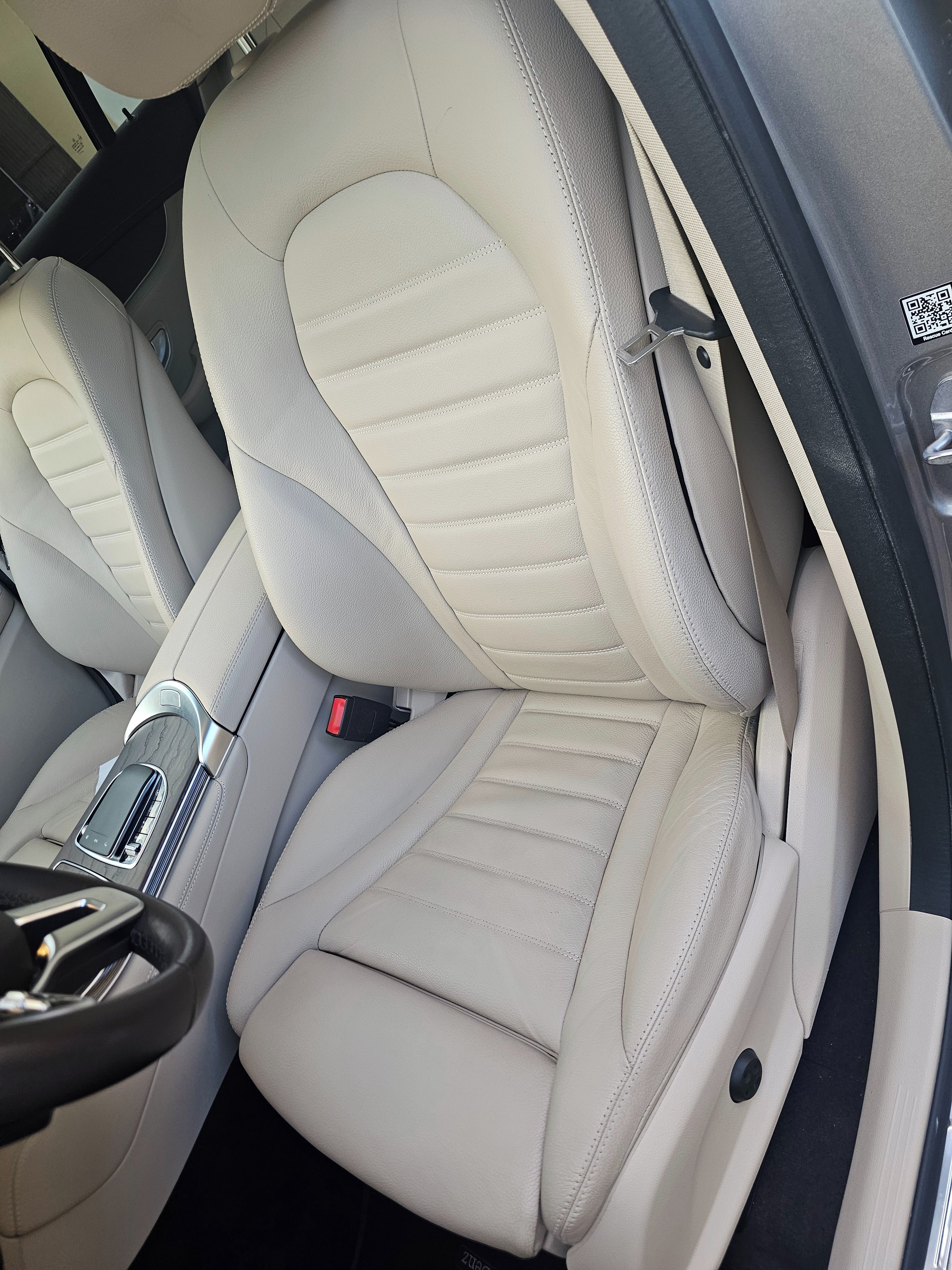 Mercedes-Benz GLC, GLC 220d plny servis,garaž - fotka 2