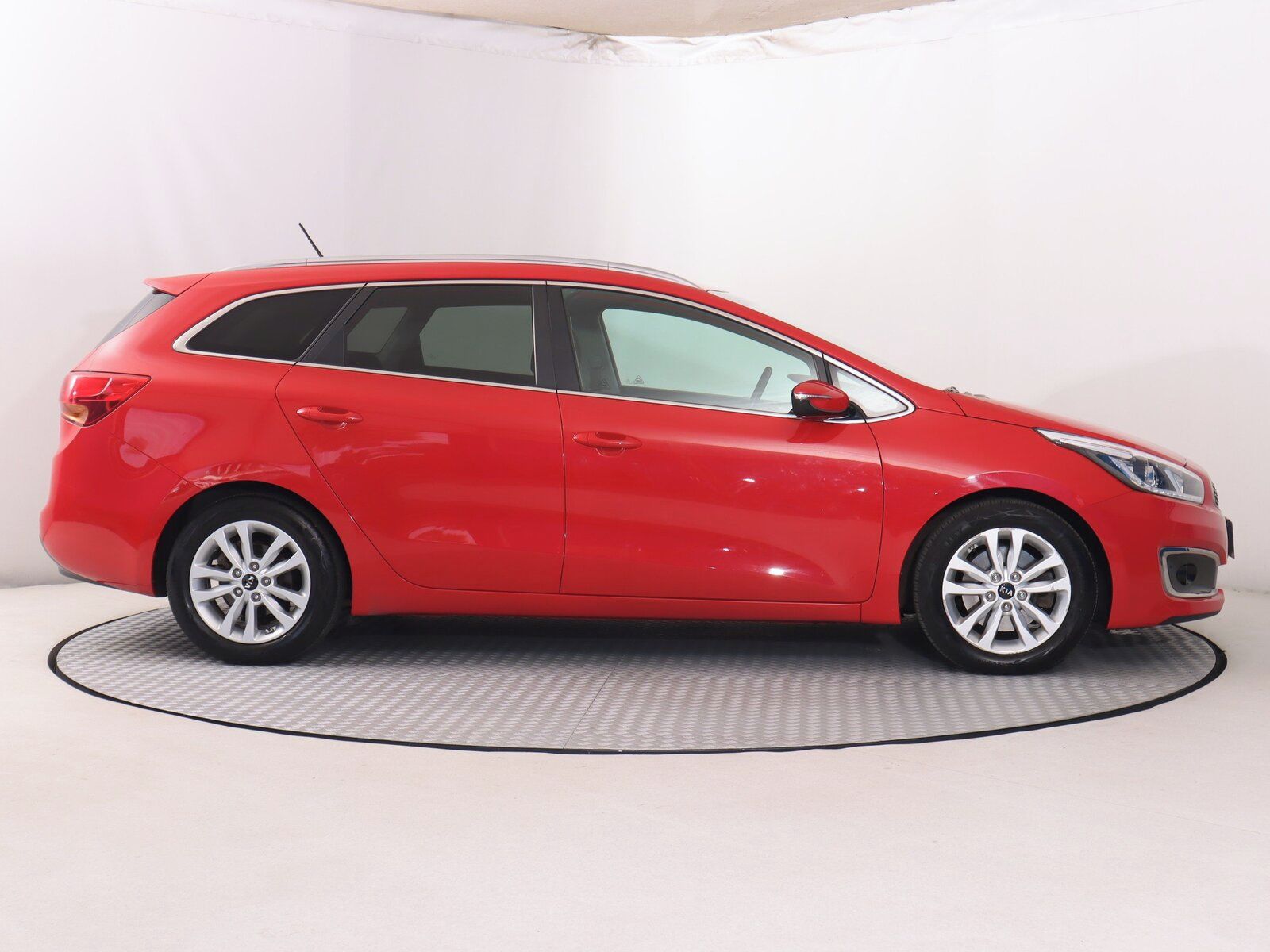 Kia Cee´d, 1.6 GDI, Automat, Serv.kniha - fotka 6