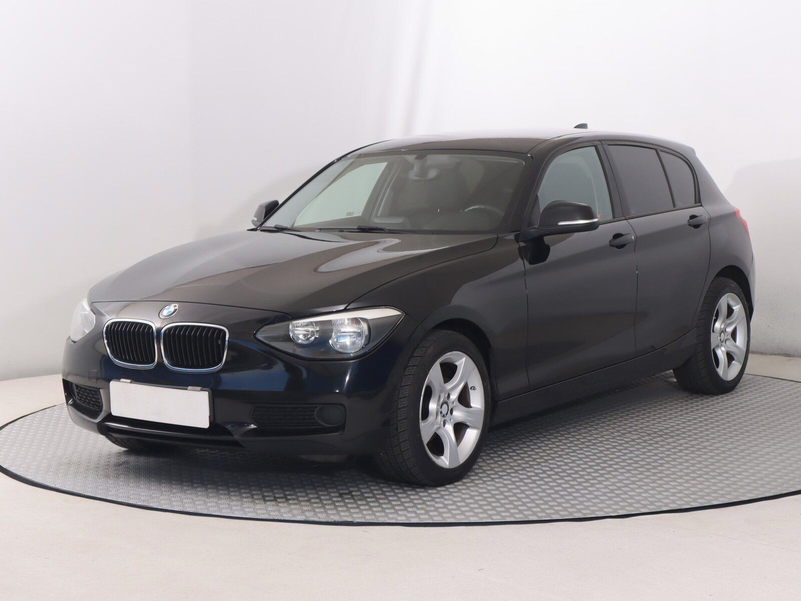 BMW Řada 1, 114d, Serv.kniha - fotka 2