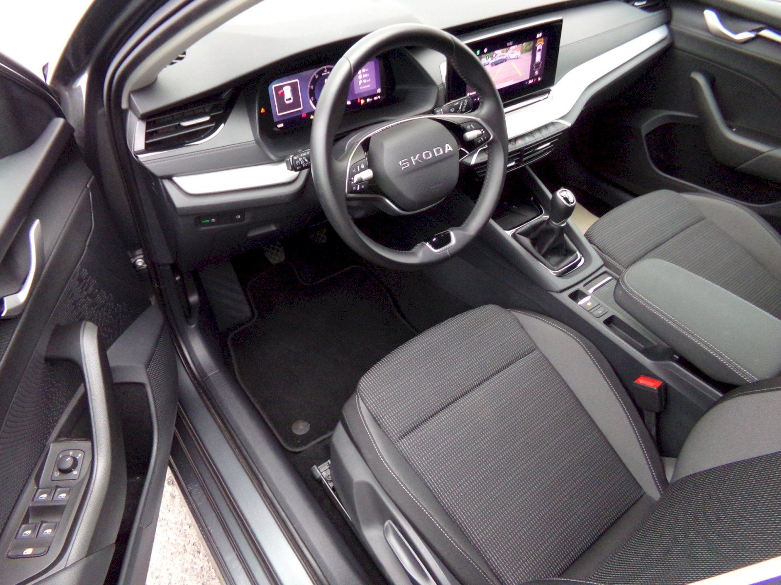 Škoda Octavia, Combi Selection 1.5 TSI 85 kW - fotka 6
