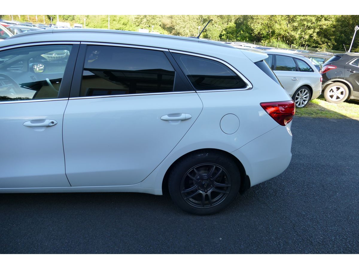 Kia Cee´d, 1,6CRDI 94KW DIGI-KLIMA - fotka 5