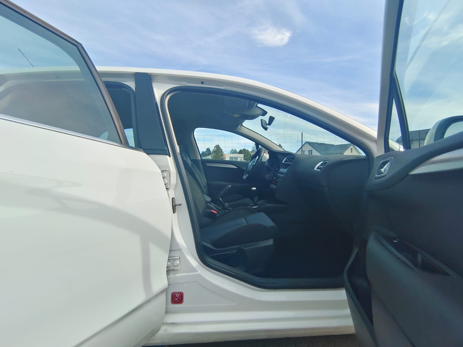 Citroën C4, Citroën C4 2012 1.6 HDi - fotka 3