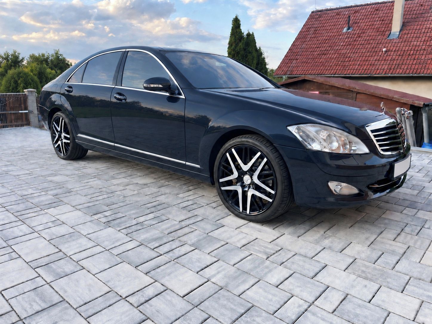 Mercedes-Benz Třídy S, 500 4MATIC Long 5.5 V8, 285 kW - fotka 3