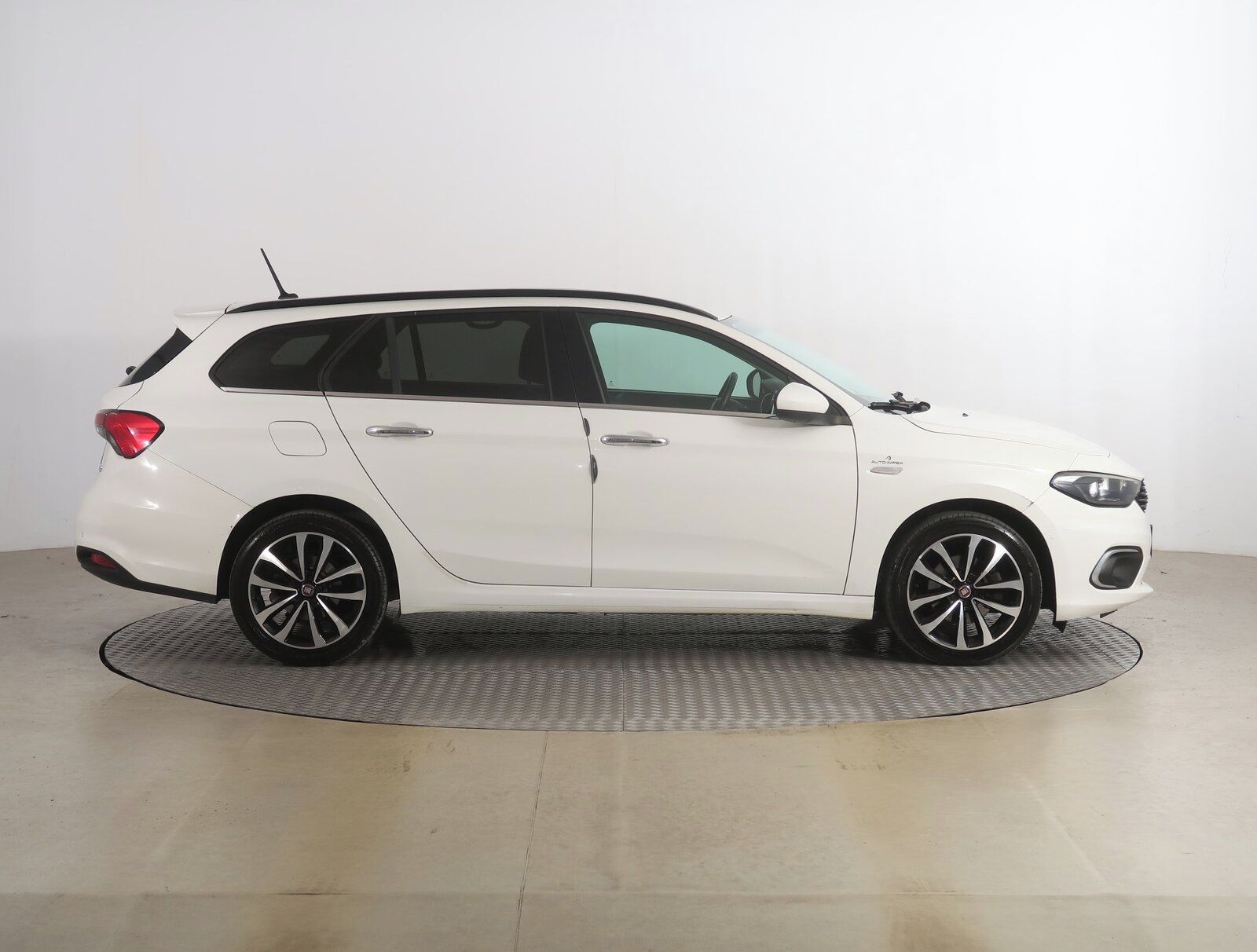 Fiat Tipo, 1.6 16V, Automat, Serv.kniha - fotka 6