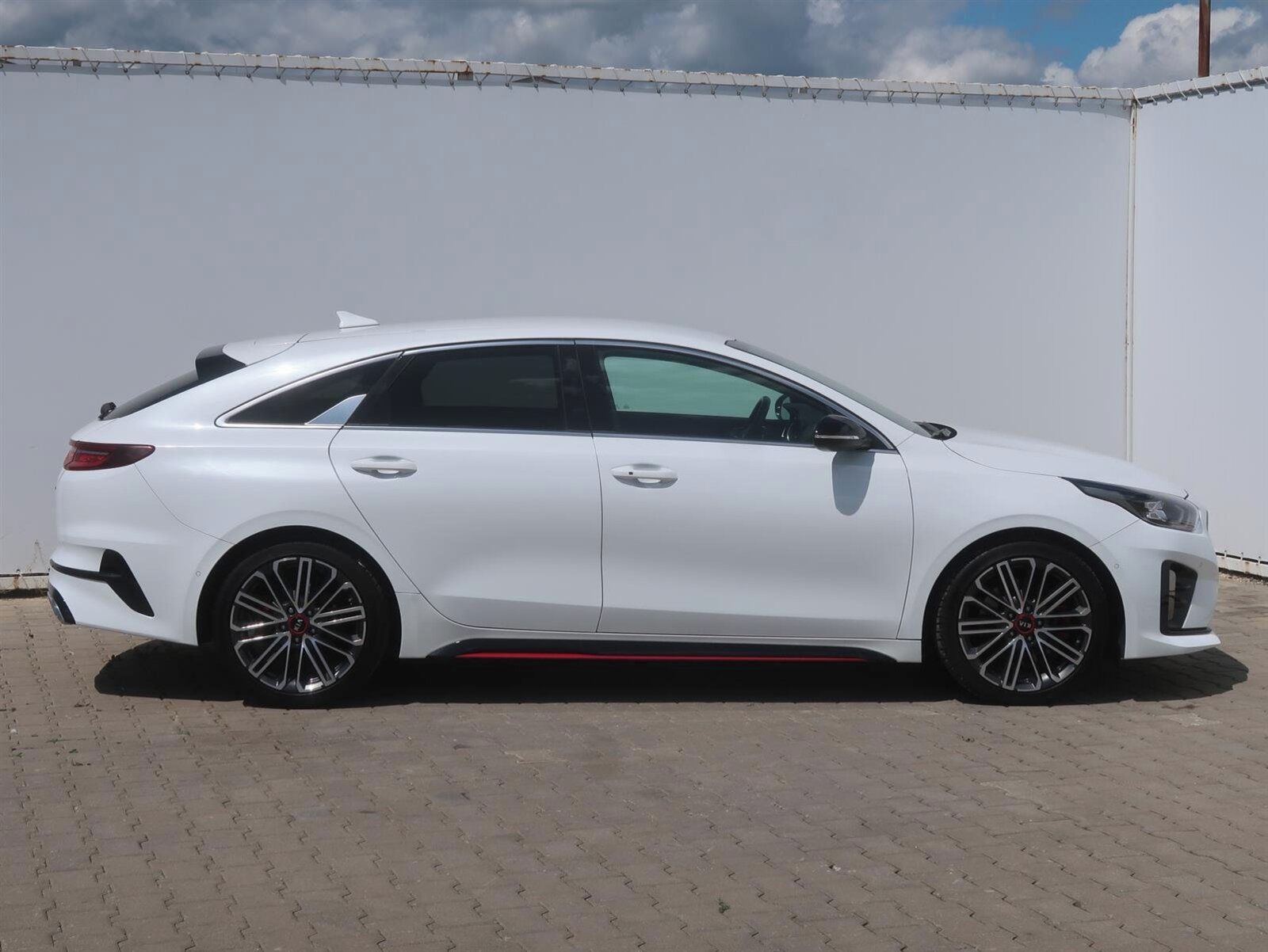 Kia ProCeed, GT 1.6 T-GDI, Automat - fotka 6