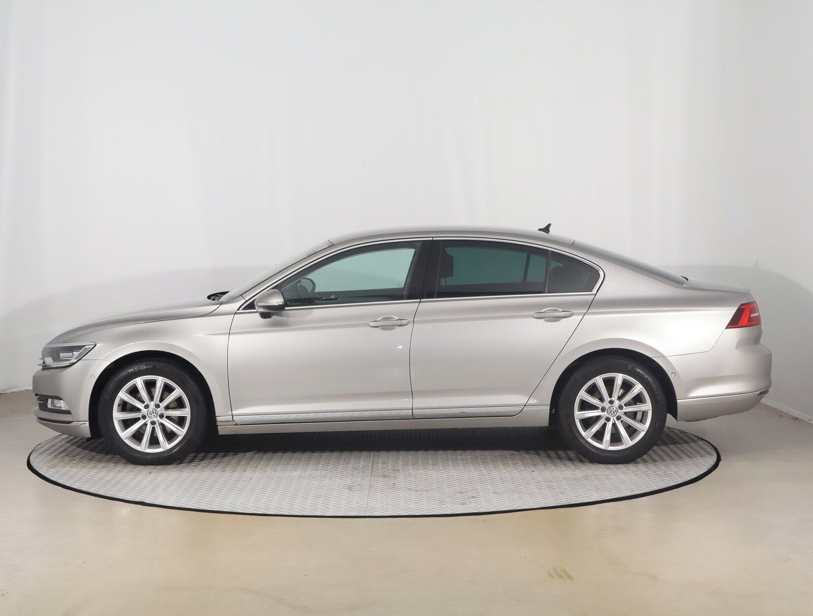 Volkswagen Passat, 1.8 TSI, Automat, Serv.kniha - fotka 3