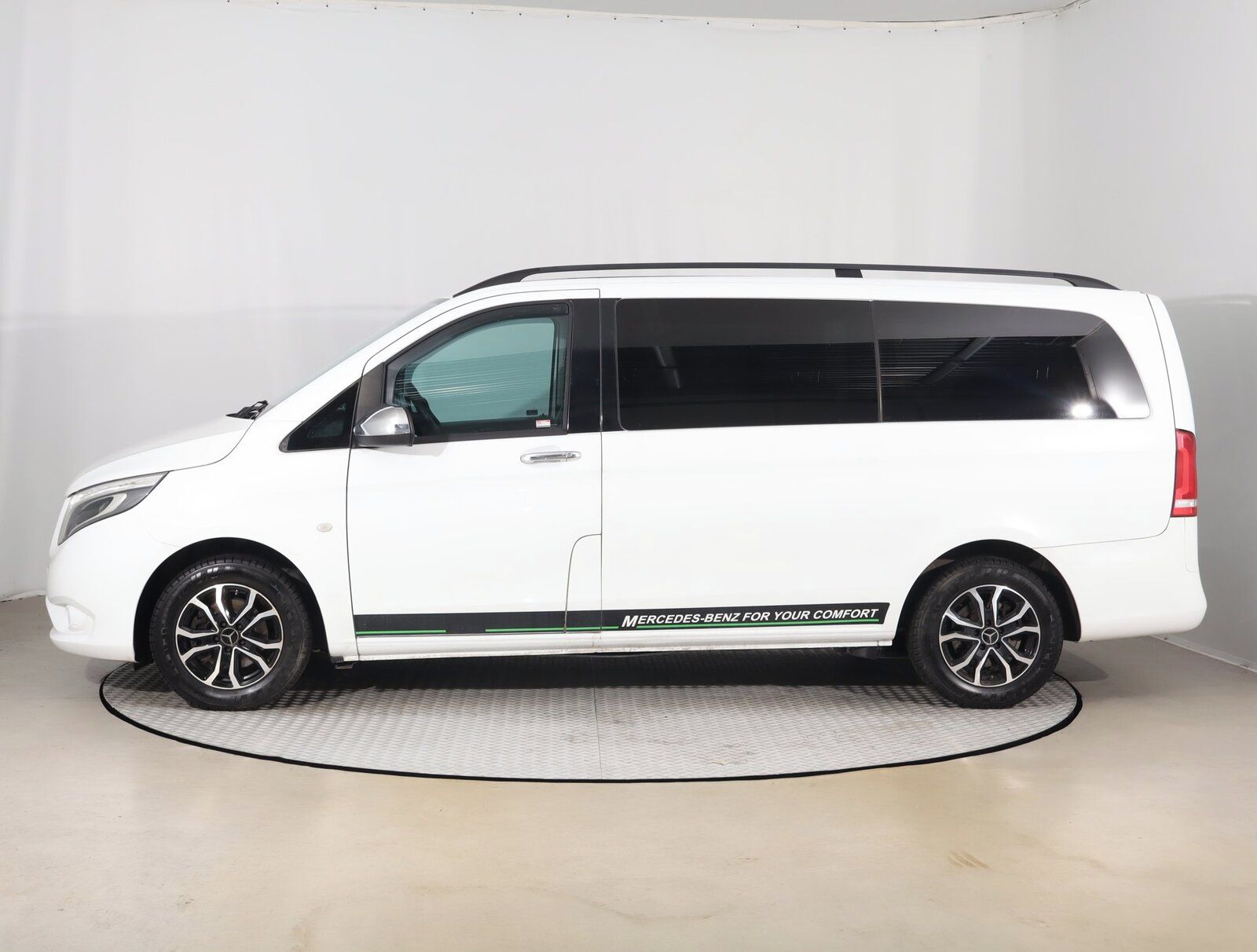 Mercedes-Benz Vito, 111 CDI, Bus, 9Míst, ČR - fotka 3