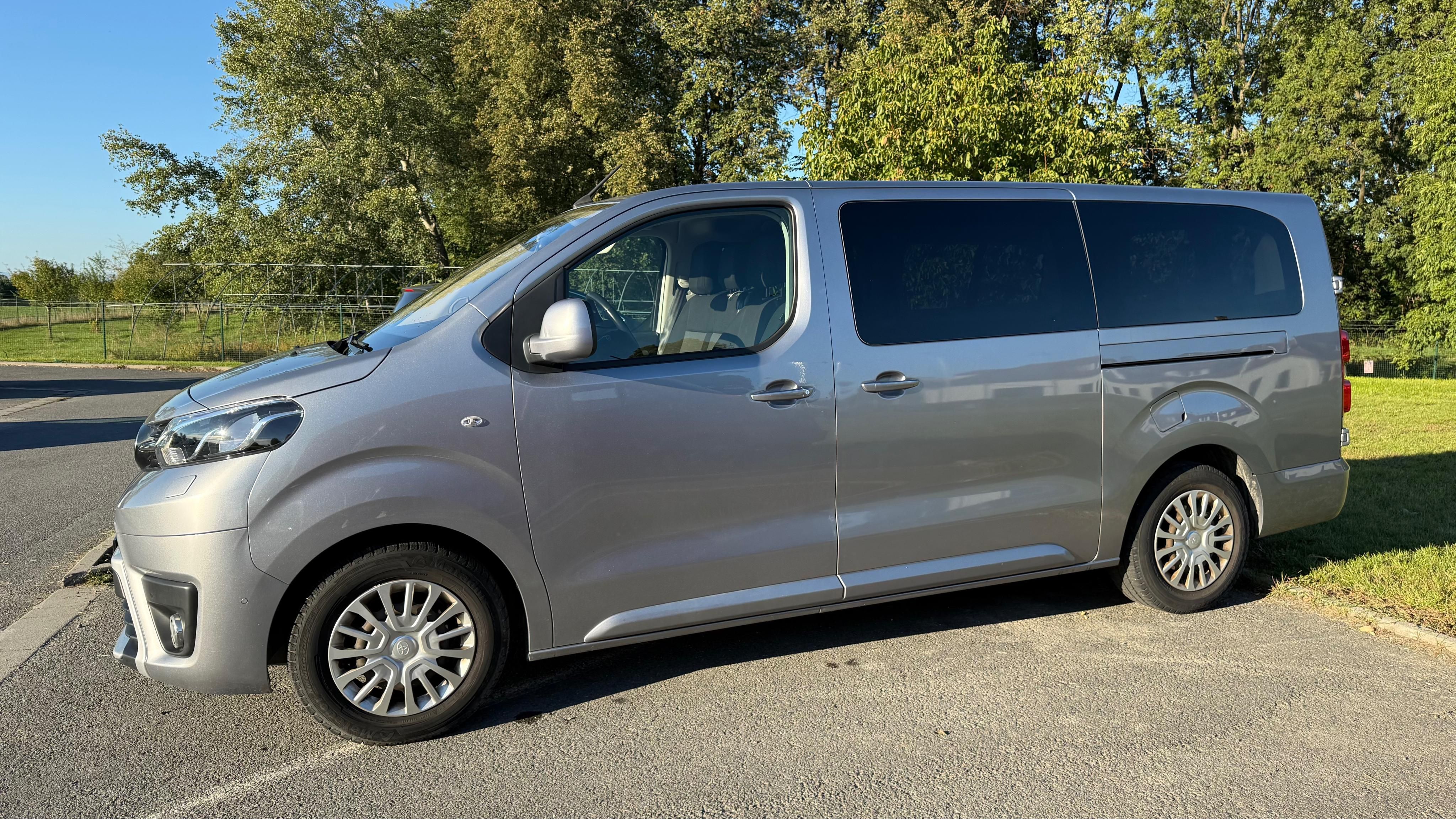 Toyota Proace, Toyota Proace Verso Shuttle RC - fotka 5