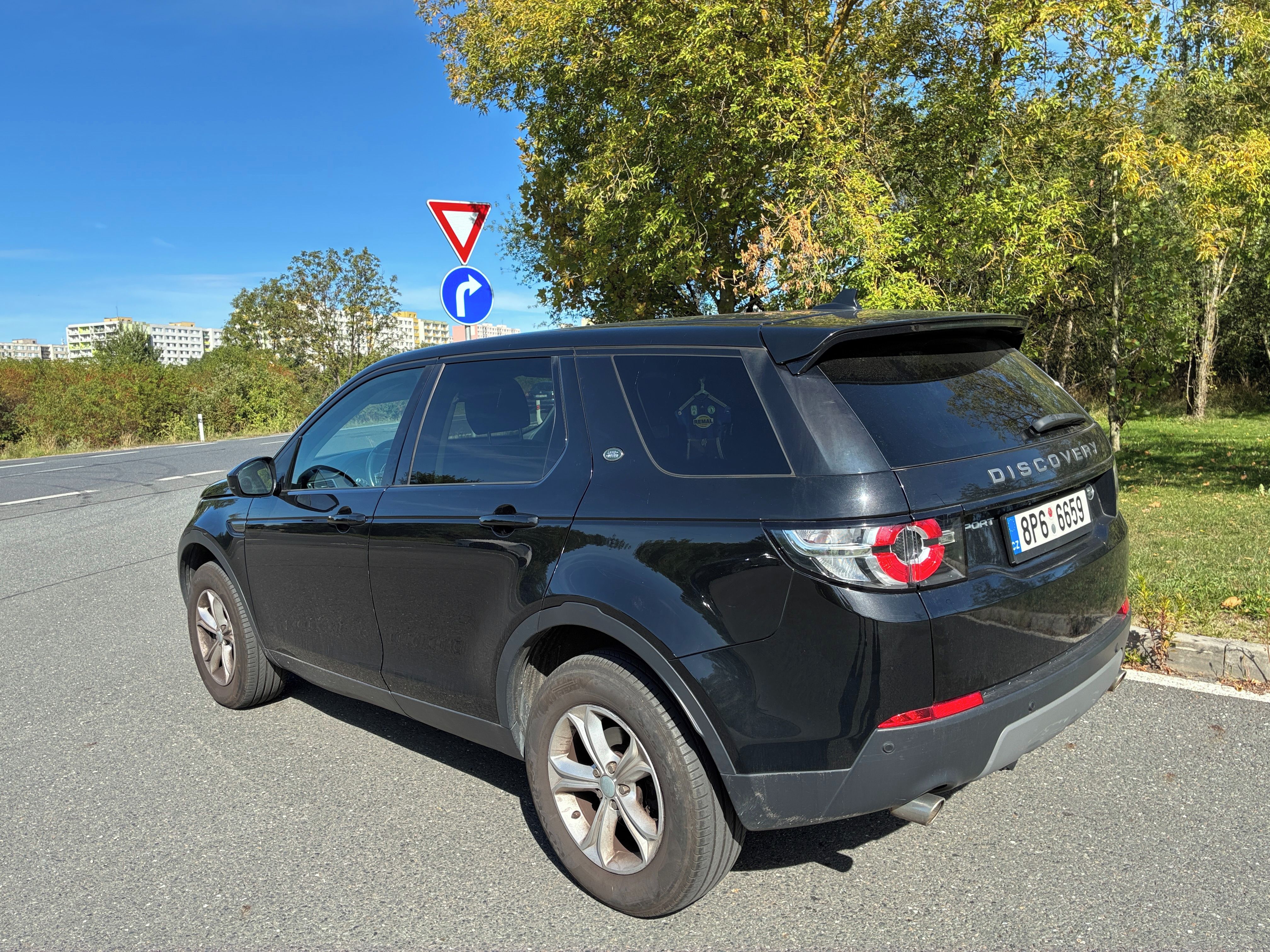 Land Rover Discovery Sport, 2,0 TDI, manuál, 4x4 - fotka 4