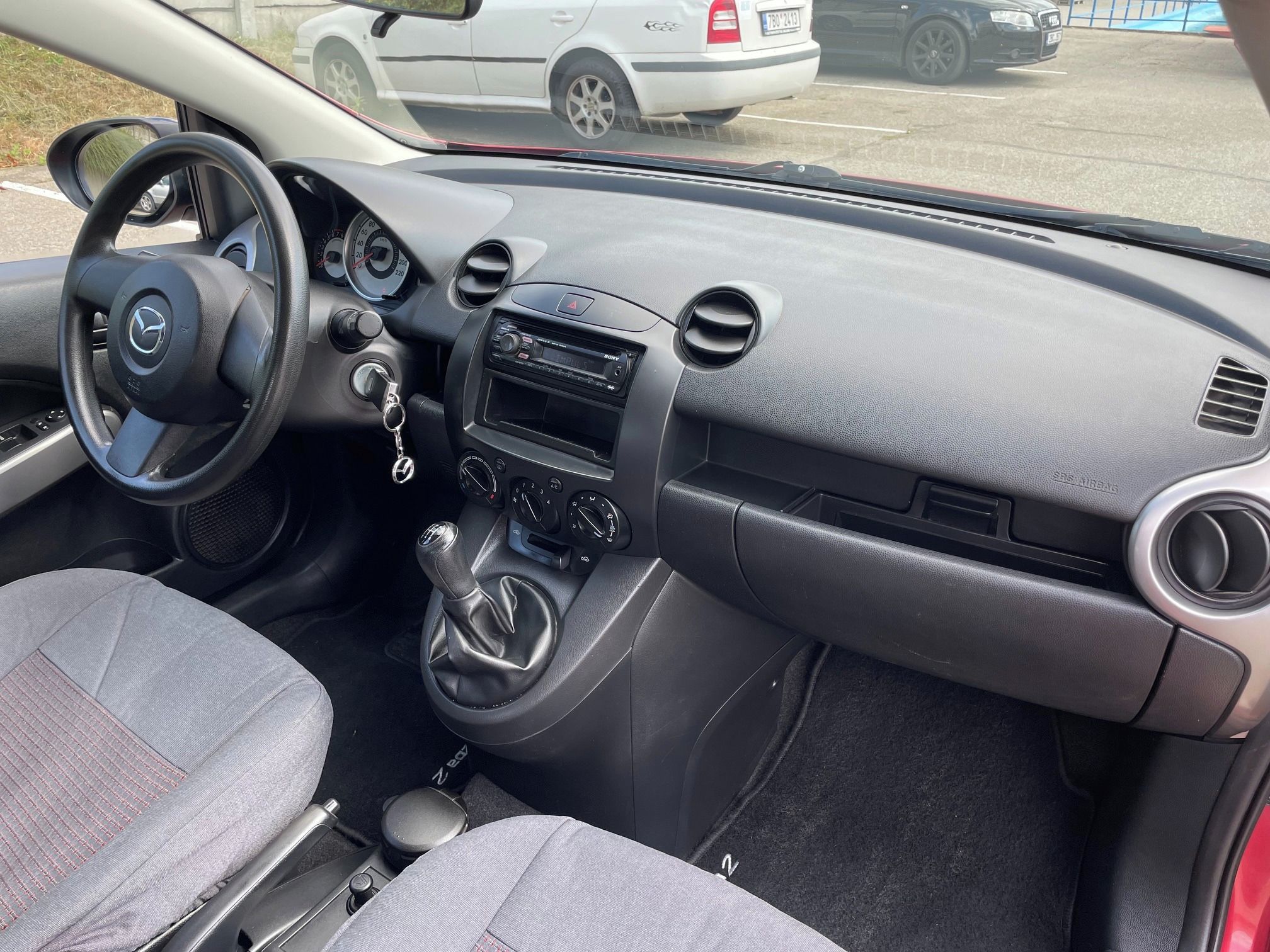 Mazda 2, Prodám Mazda 2 - fotka 6