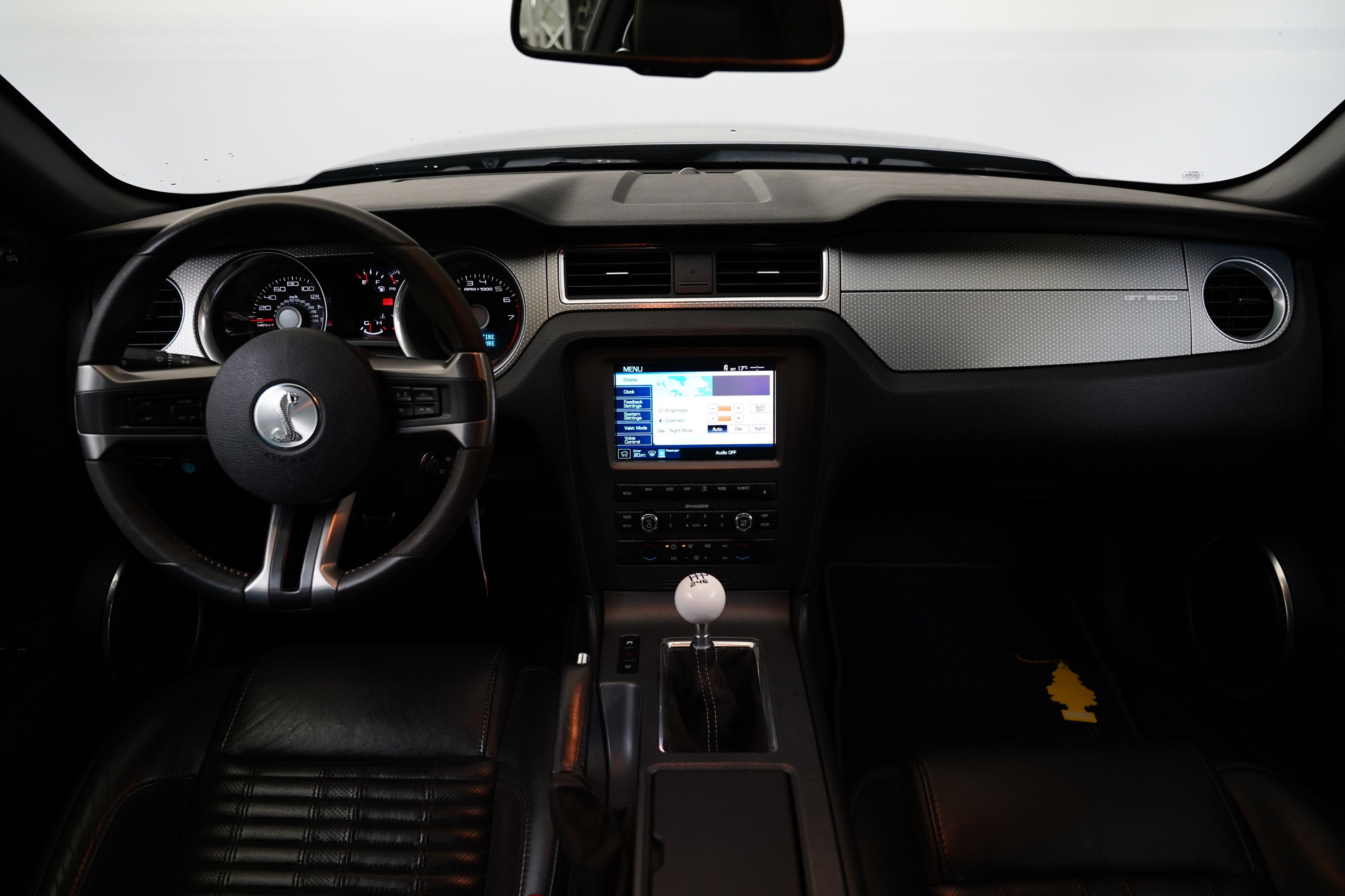 Ford Mustang, 5.4L V8 403 kW Shelby GT 500 - fotka 5