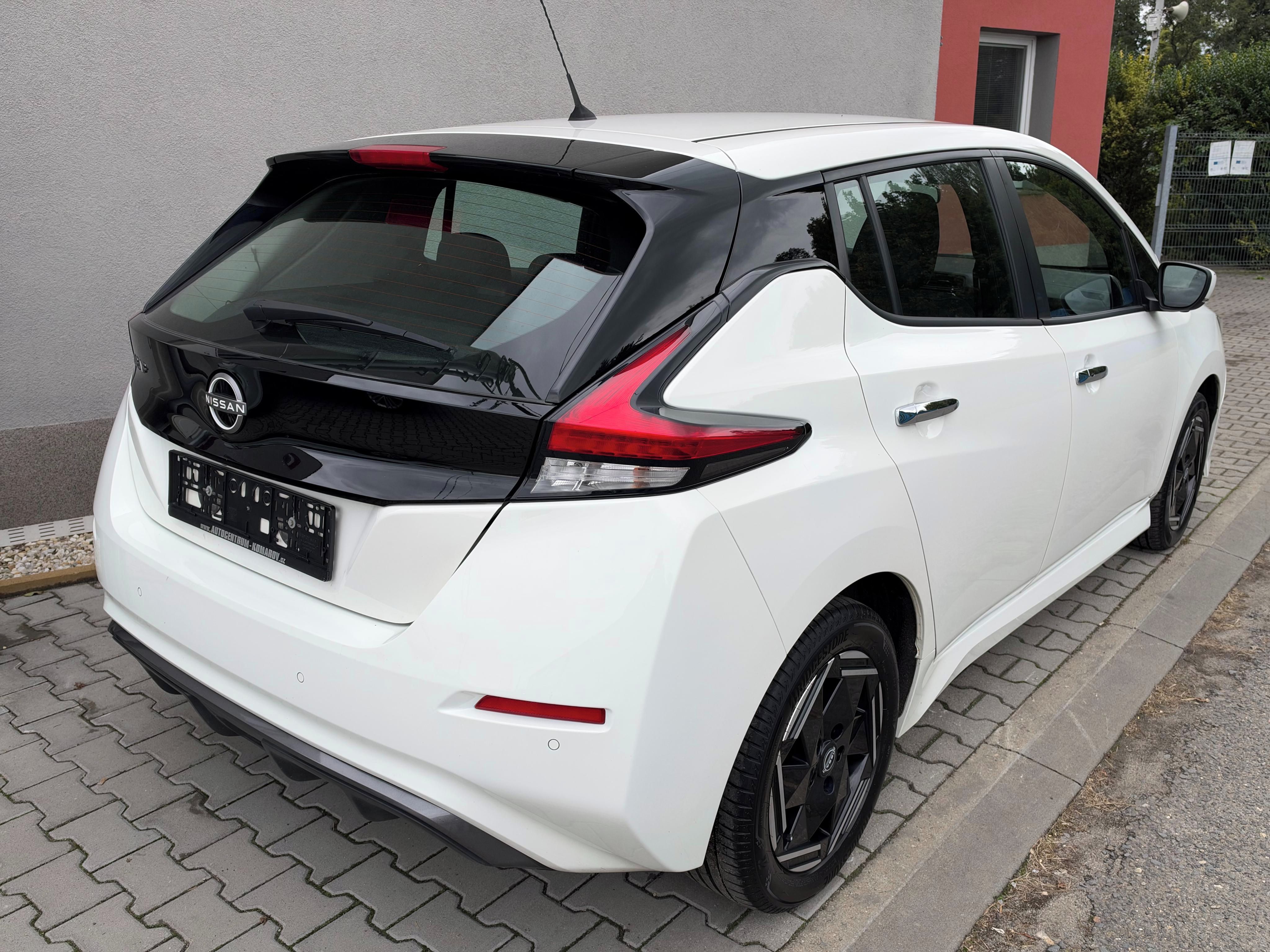 Nissan LEAF, 40 kWh Acenta - fotka 5