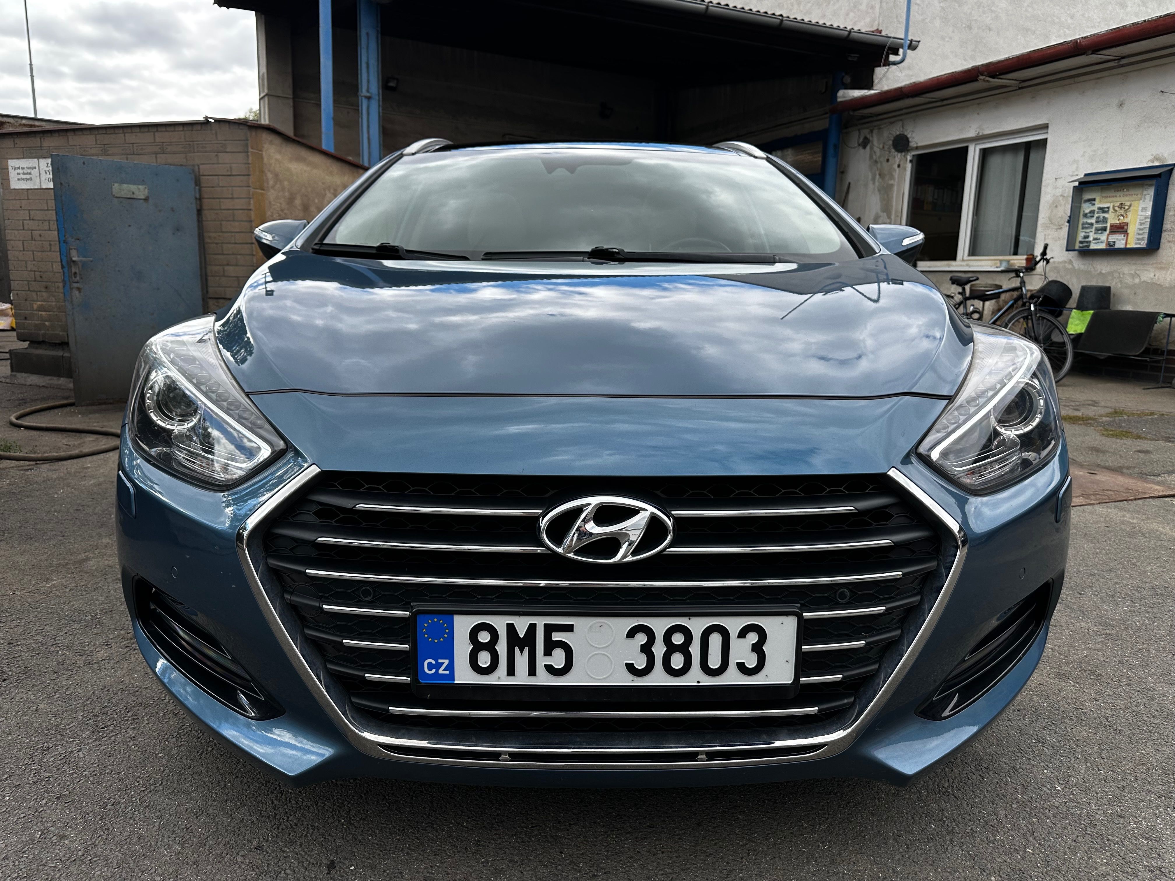 Hyundai i40, Hyundai i40 Premium