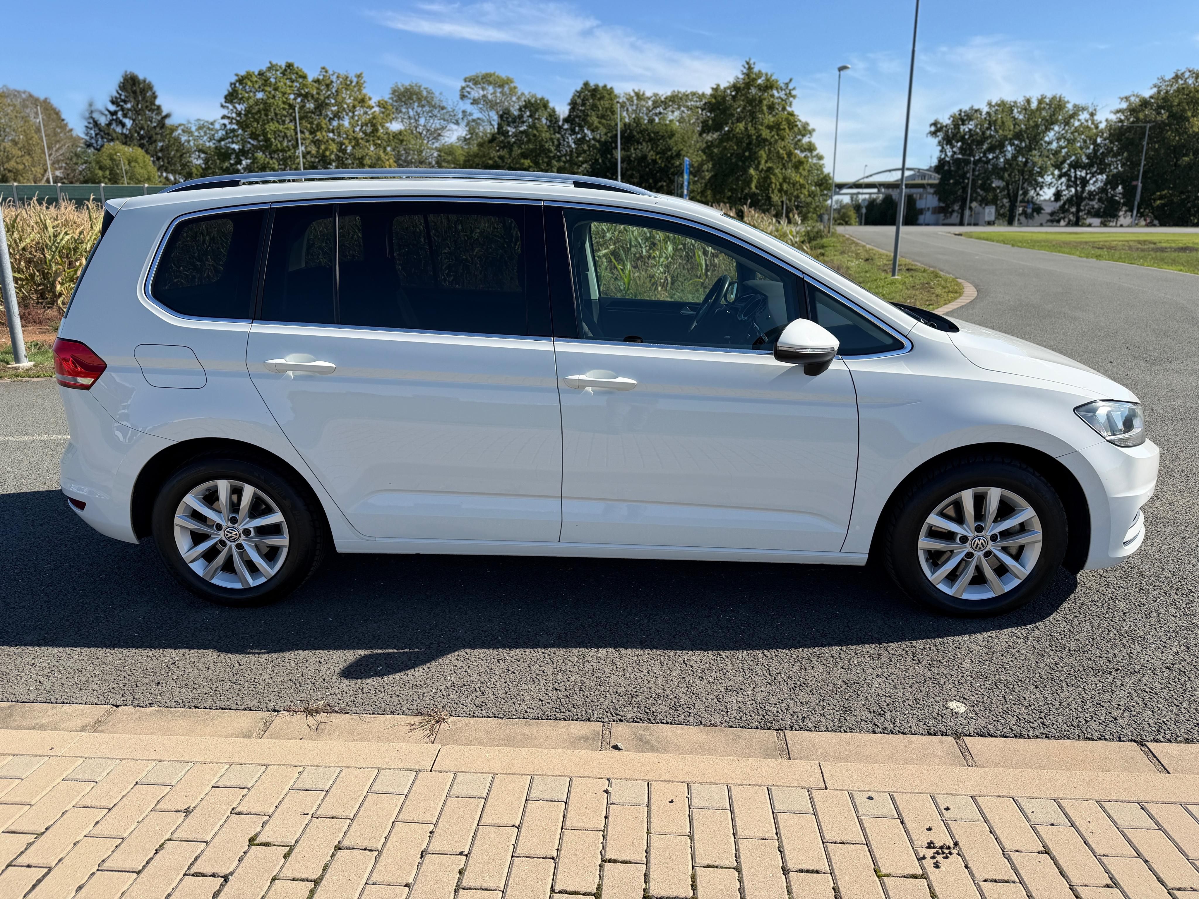 Volkswagen Touran, 2.0 TDI HIGHLINE TAŽNÉ ROZVODY - fotka 6