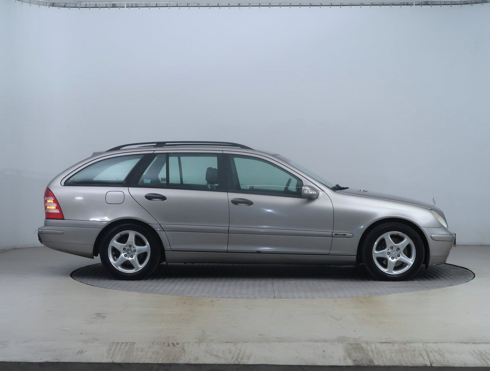 Mercedes-Benz Třídy C, 270 CDI, Classic, po STK - fotka 6