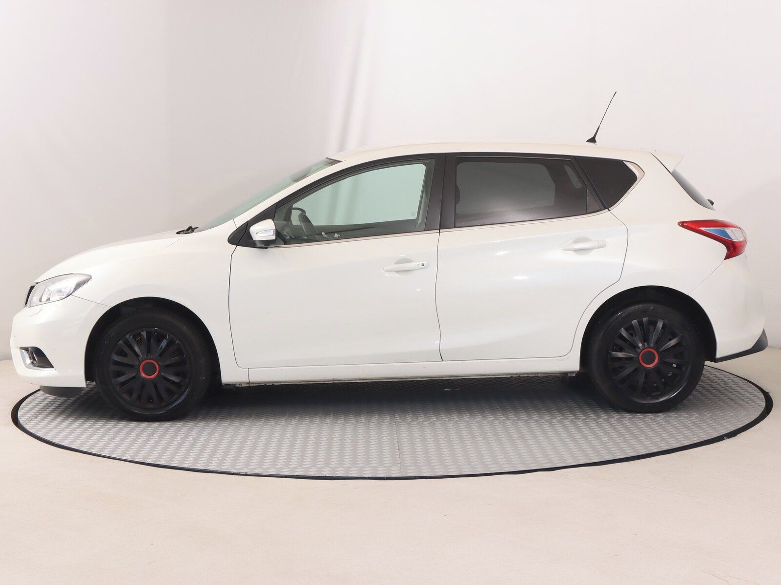 Nissan Pulsar, 1.2 DIG-T, Serv.kniha - fotka 3