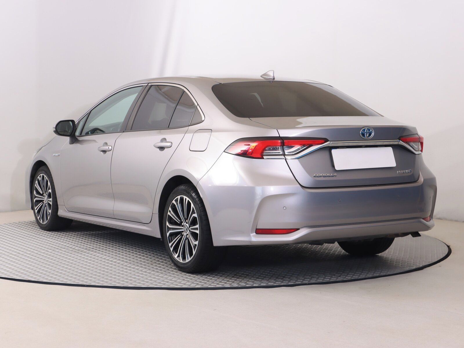 Toyota Corolla, 1.8 Hybrid, Style, Automat - fotka 4