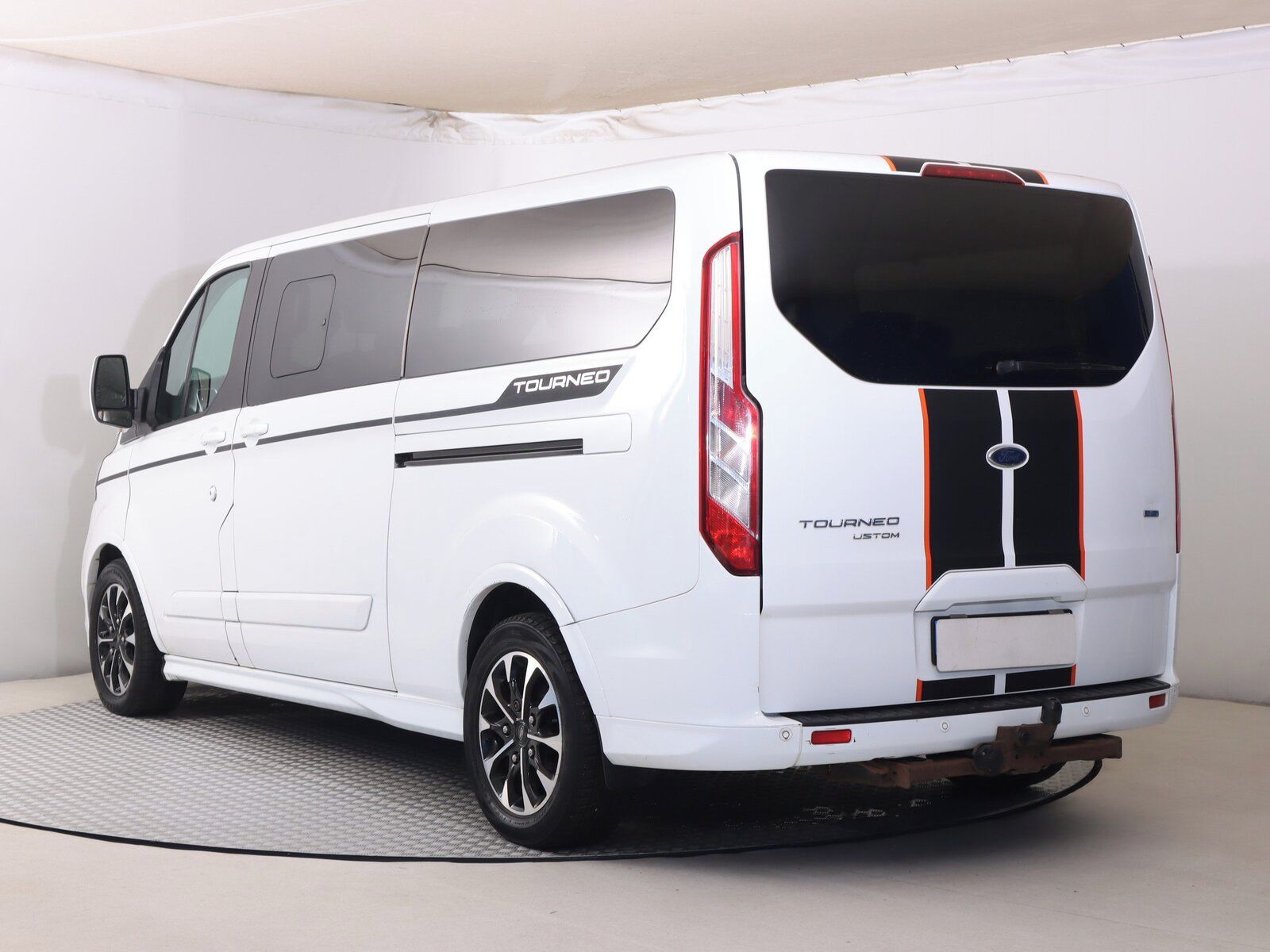 Ford Tourneo Custom, 2.0 EcoBlue, Sport, DPH - fotka 4