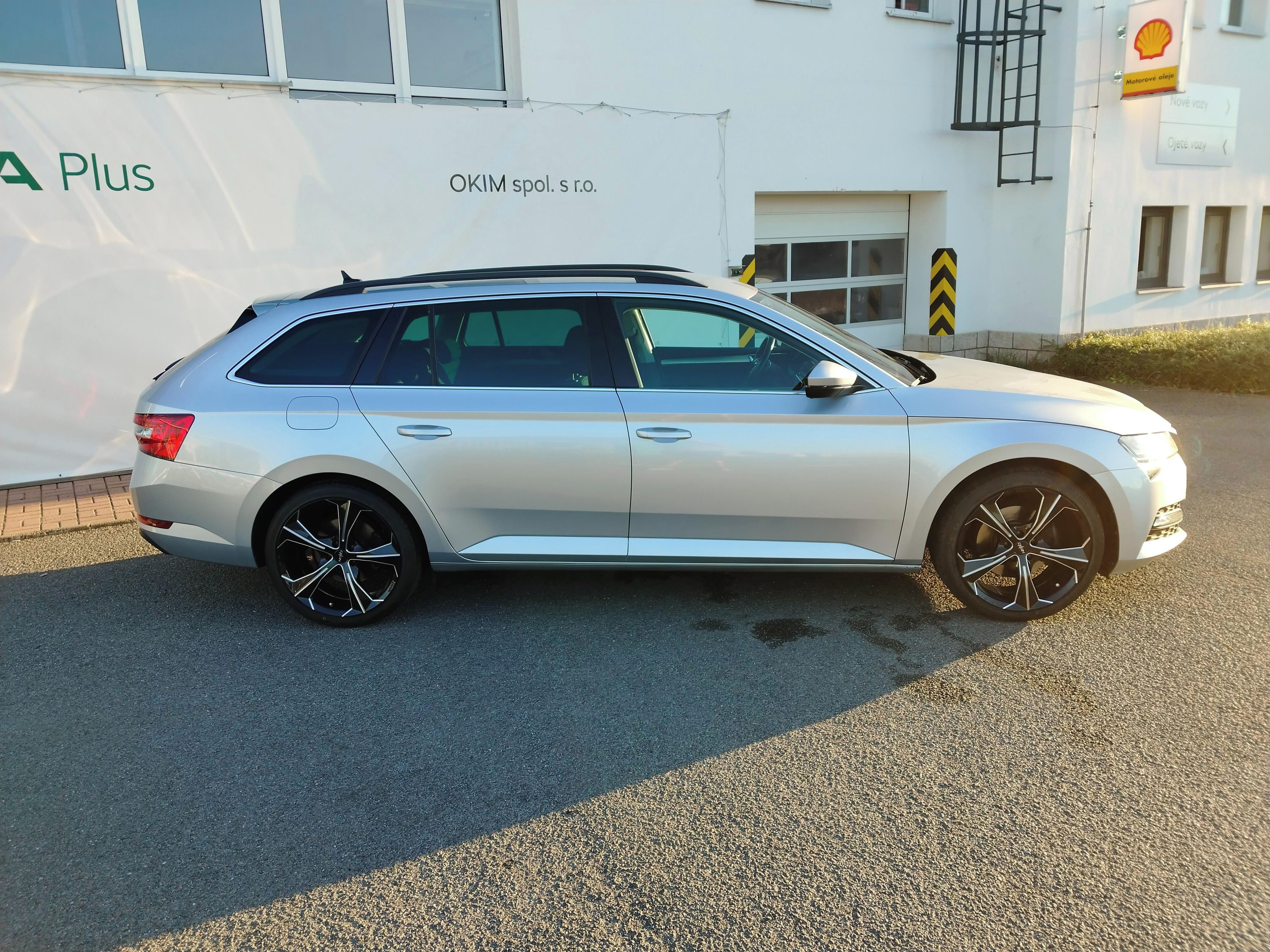 Škoda Superb - fotka 4