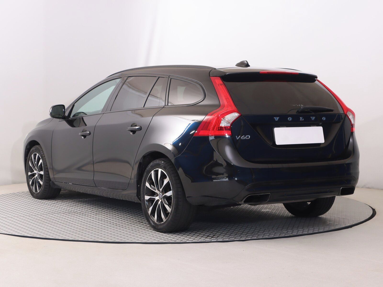 Volvo V60, D3 2.0, Serv.kniha - fotka 4