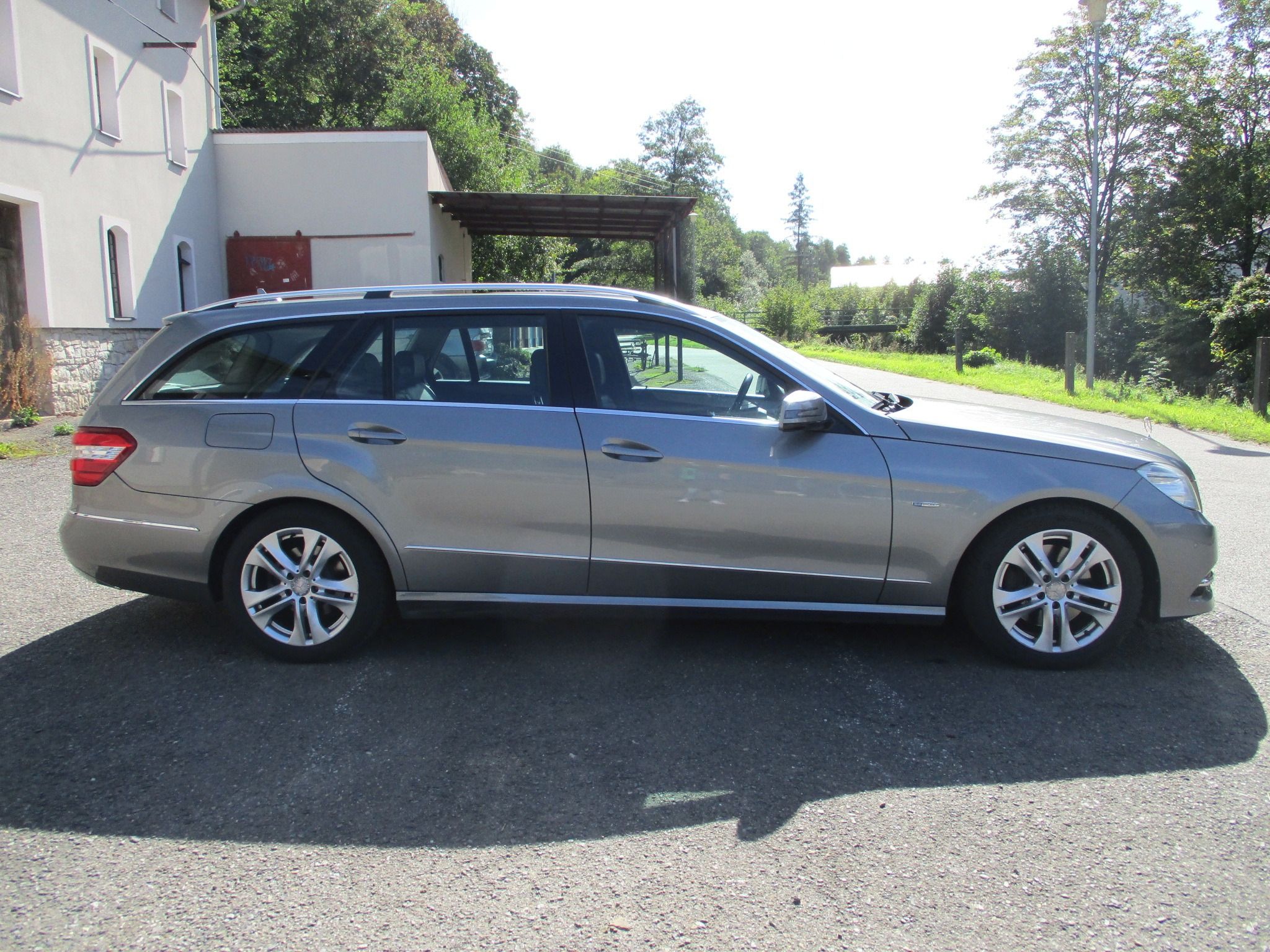 Mercedes-Benz Třídy E, 250CDi - 4 MATIC - fotka 6