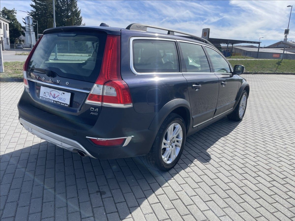 Volvo XC70, 2,4 D4 AWD Geartronic Polar 13 - fotka 4