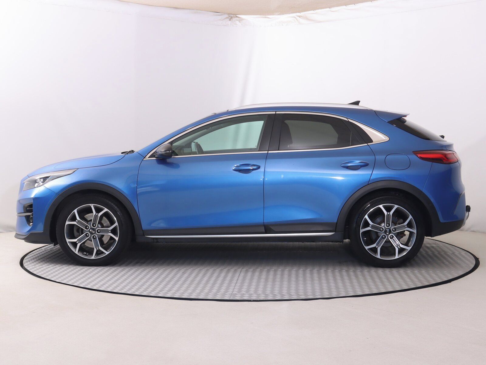 Kia XCee´d, 1.6 T-GDI, Automat, Serv.kniha - fotka 3