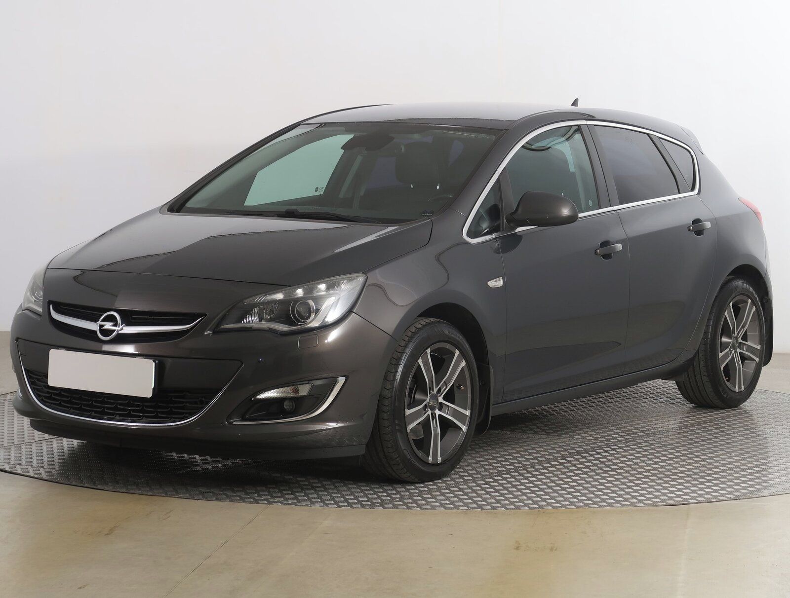 Opel Astra, 1.6 T - fotka 2