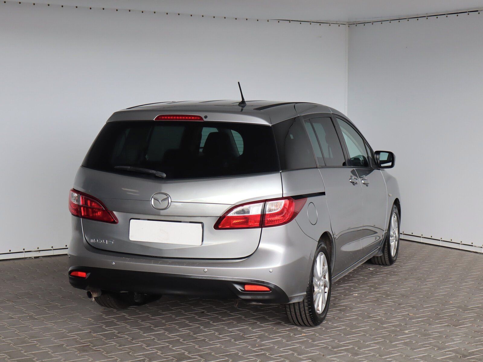Mazda 5, 2.0, 7 míst, po STK - fotka 5