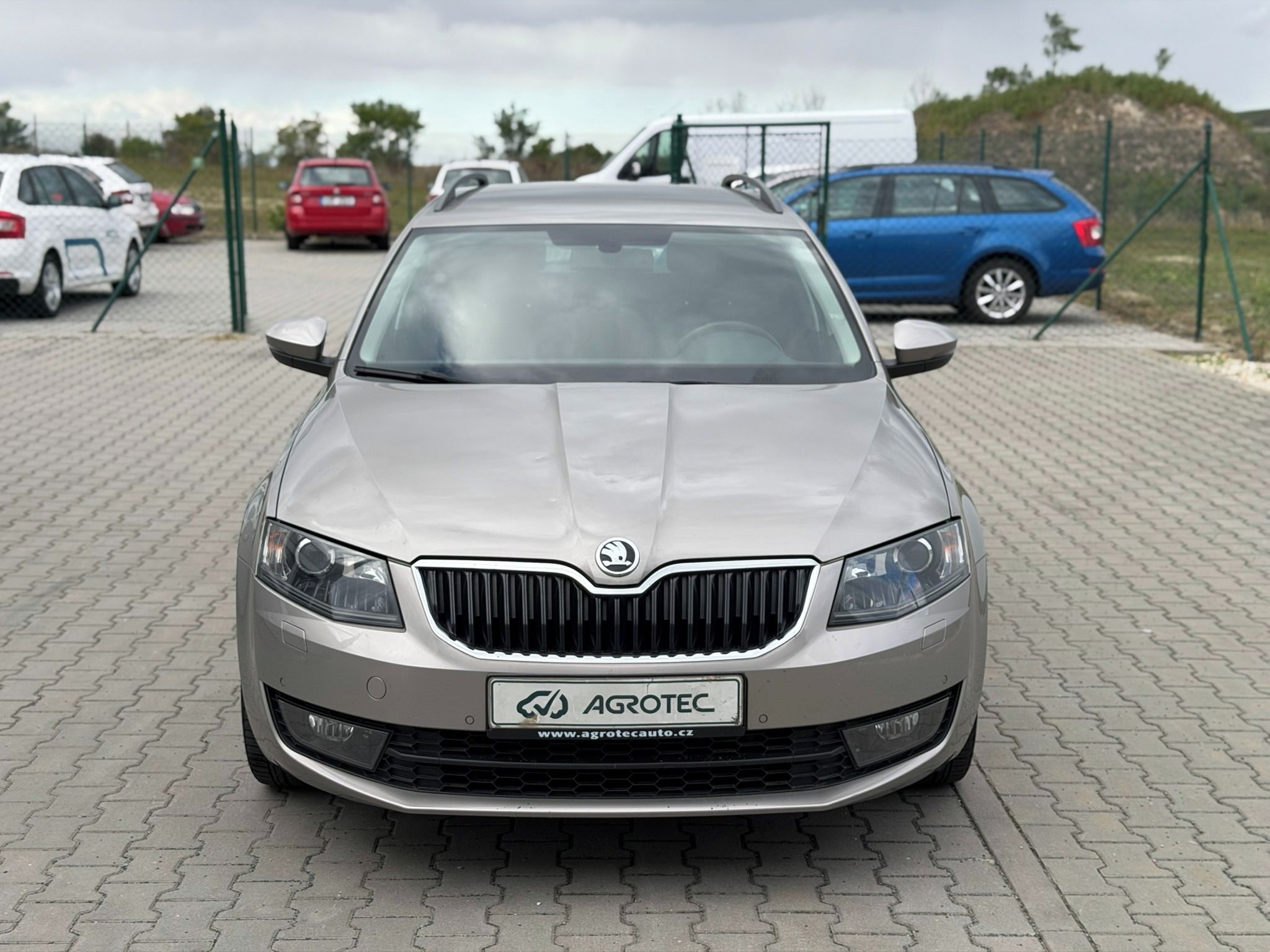 Škoda Octavia, 2.0 TDI 110 kW Elegance Combi - fotka 2