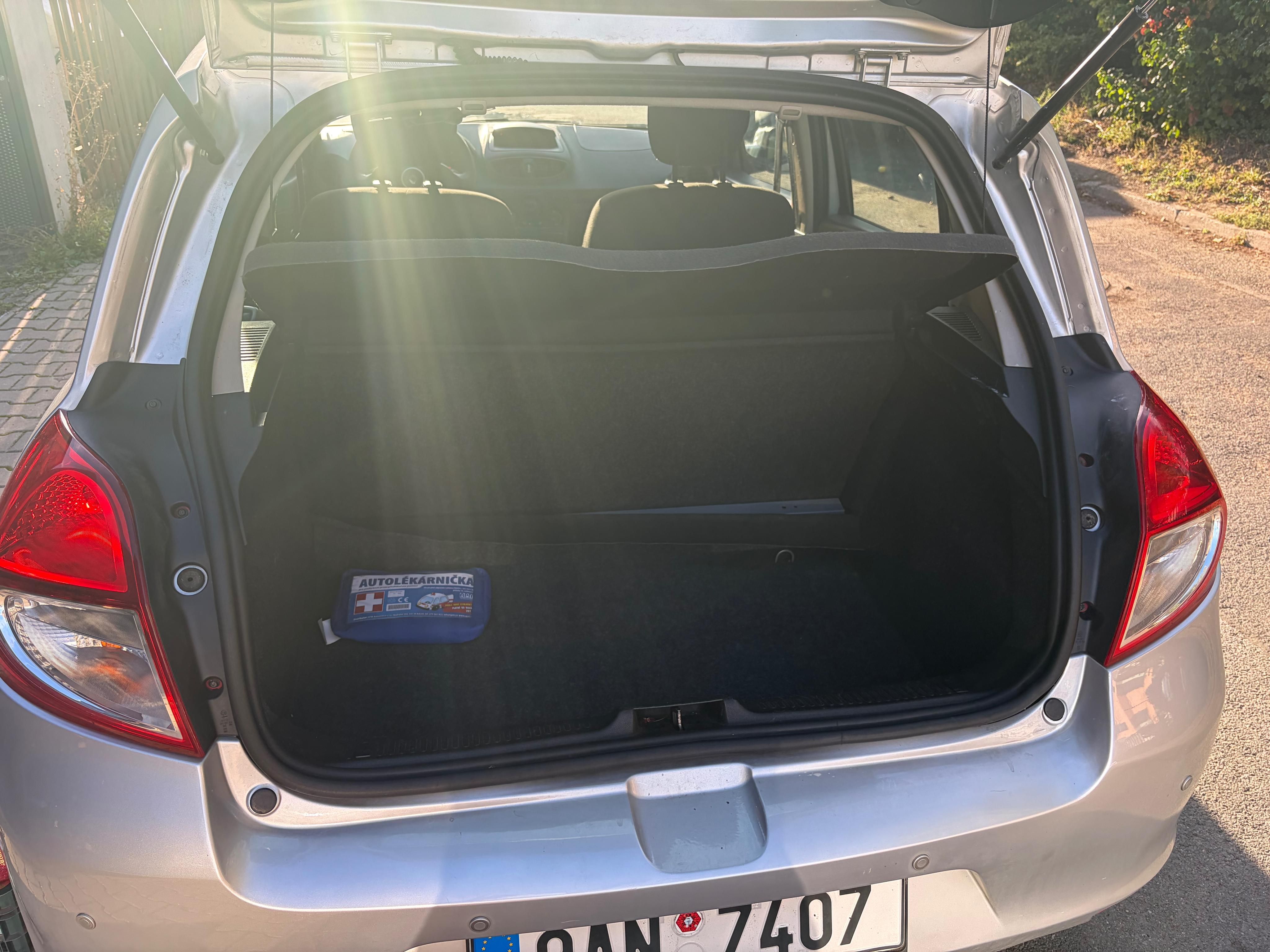 Renault Clio, 1.2 16V 55 kW, STK 09/2028 - fotka 5