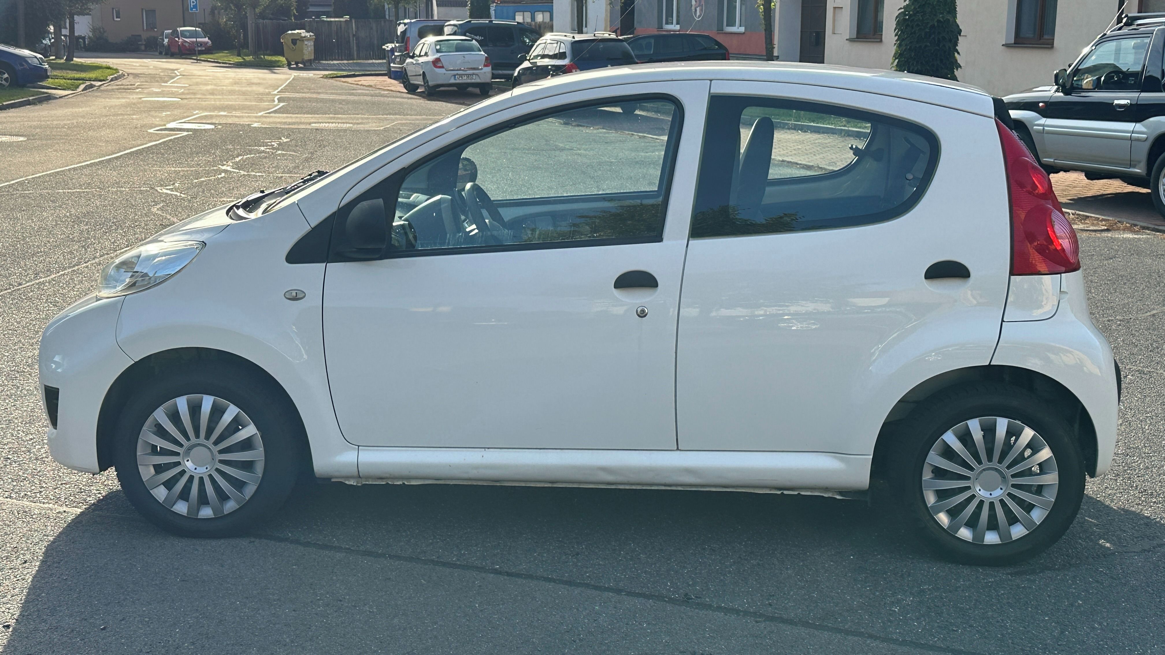 Peugeot 107, Peugeot 107, 1.0i, STK do 2028 - fotka 3