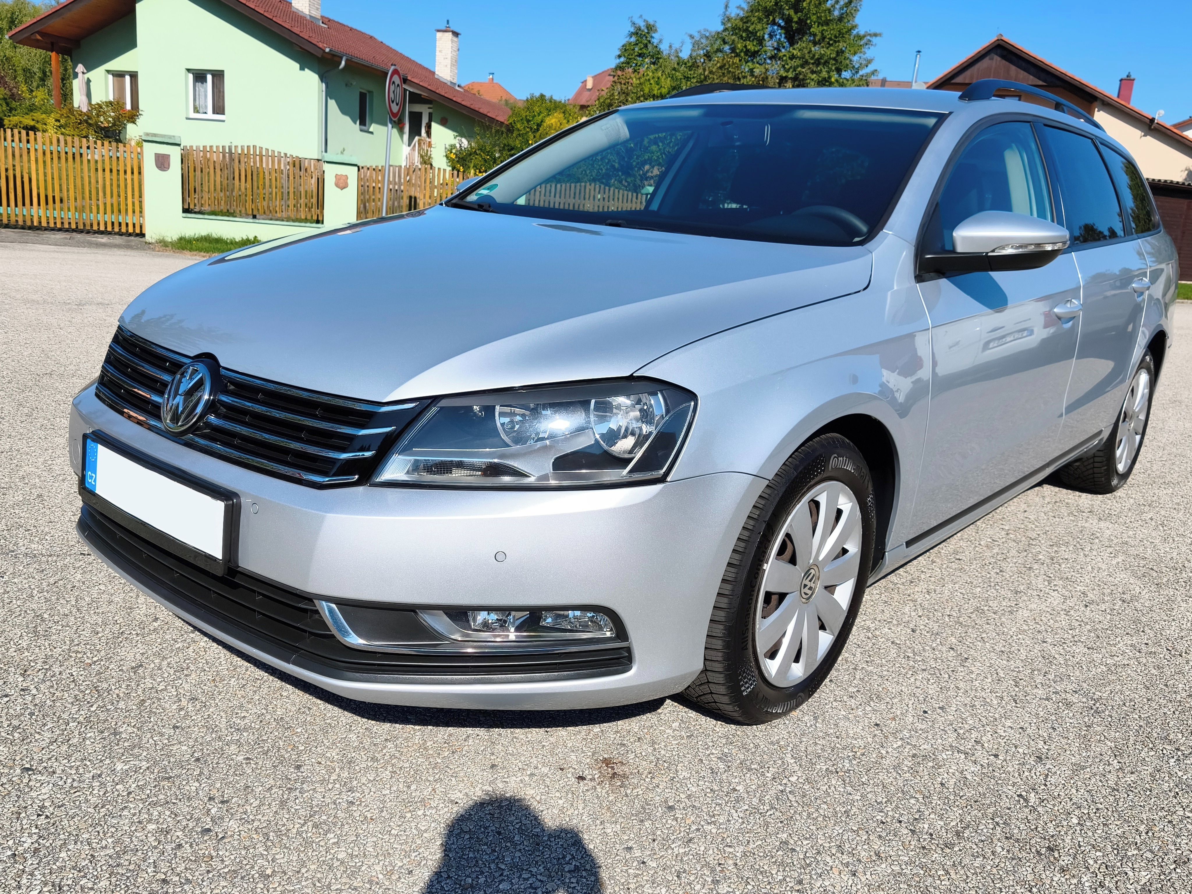 Volkswagen Passat, 2.0 TDI DSG - VÝBORNÝ STAV - fotka 2