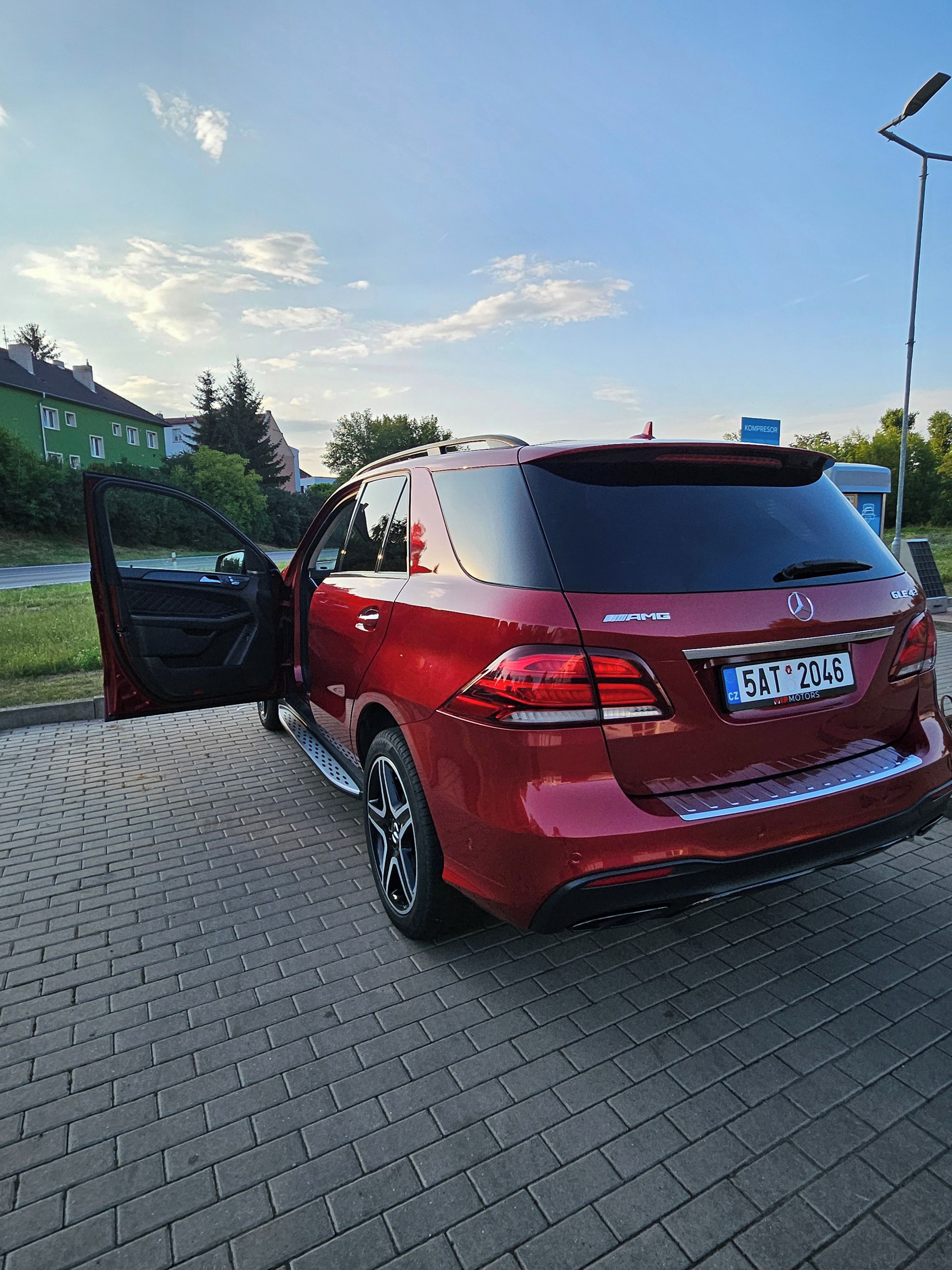 Mercedes-Benz GLE, 43, AMG -Designo, +2. sada kol - fotka 2