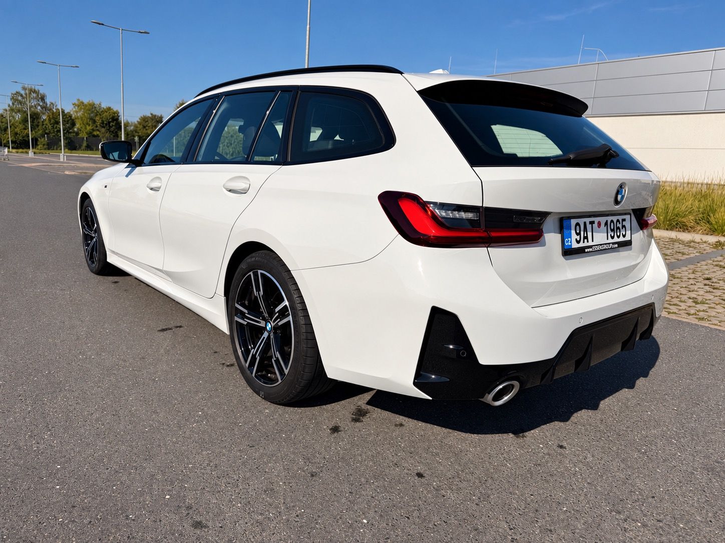 BMW Řada 3, 320d xDrive M-SPORT ČR 1.M - fotka 4