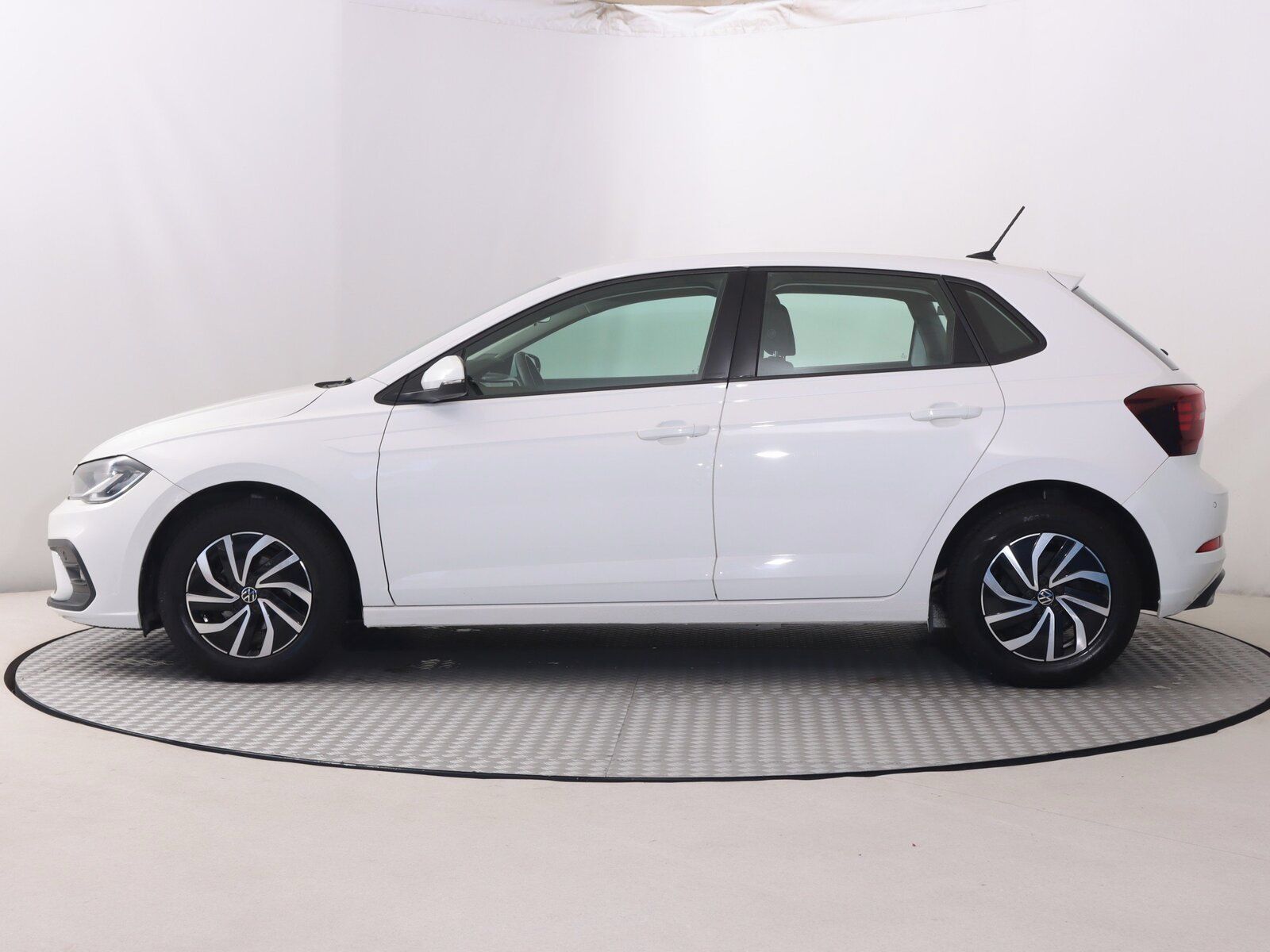 Volkswagen Polo, 1.0 TSI, Serv.kniha - fotka 3