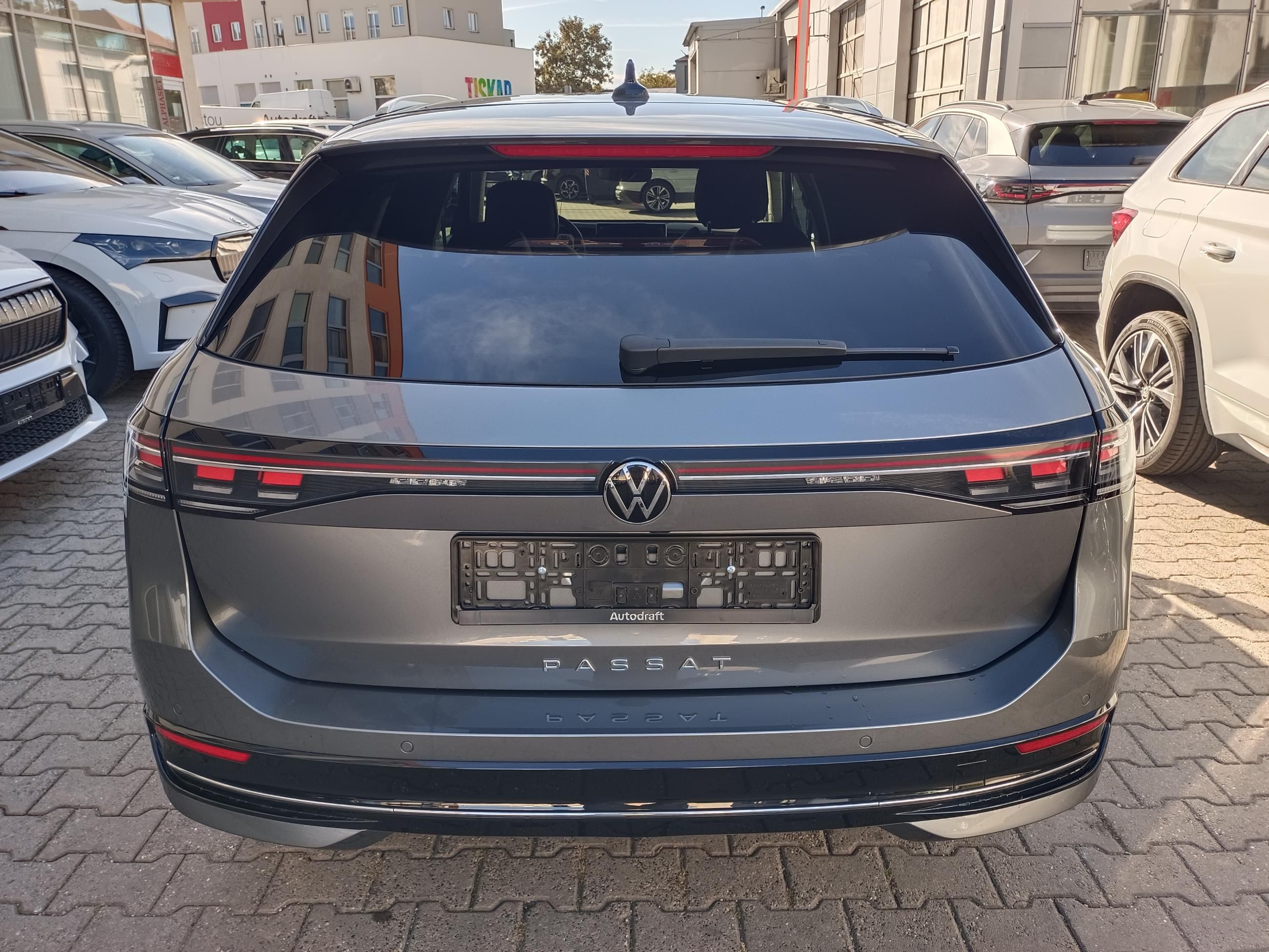 Volkswagen Passat Variant, Elegance 2.0 TDI / Tažné - fotka 5