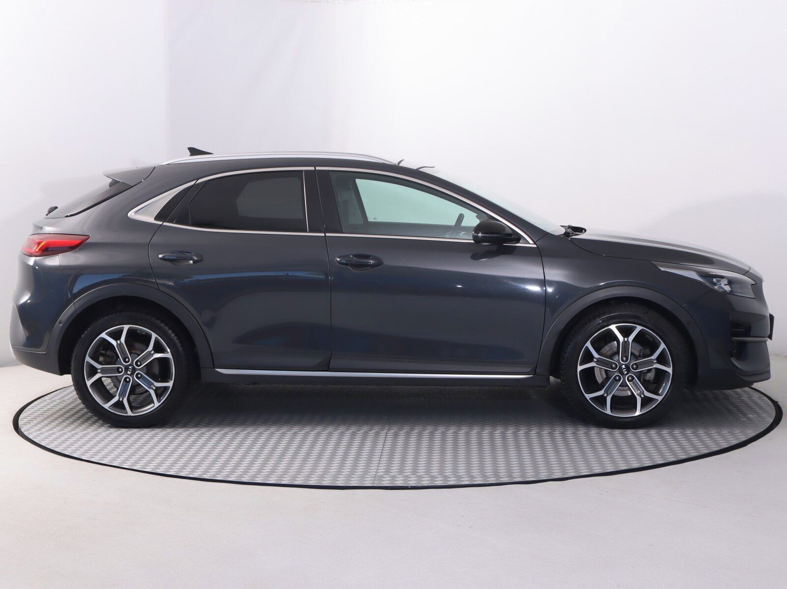 Kia XCee´d, Plug-in-Hybrid, Automat - fotka 6
