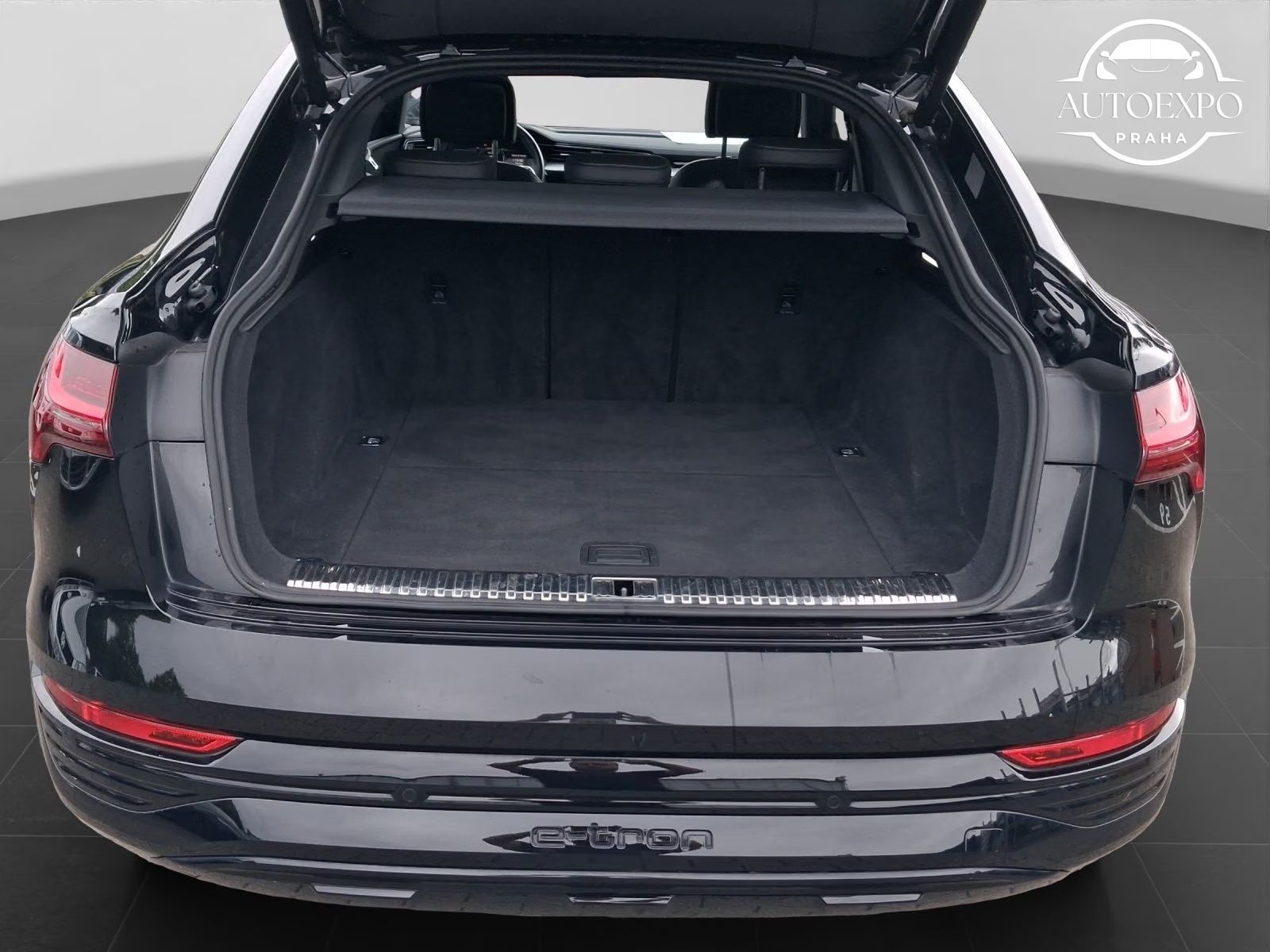 Audi Q8 e-tron, Sportback 55* - fotka 3
